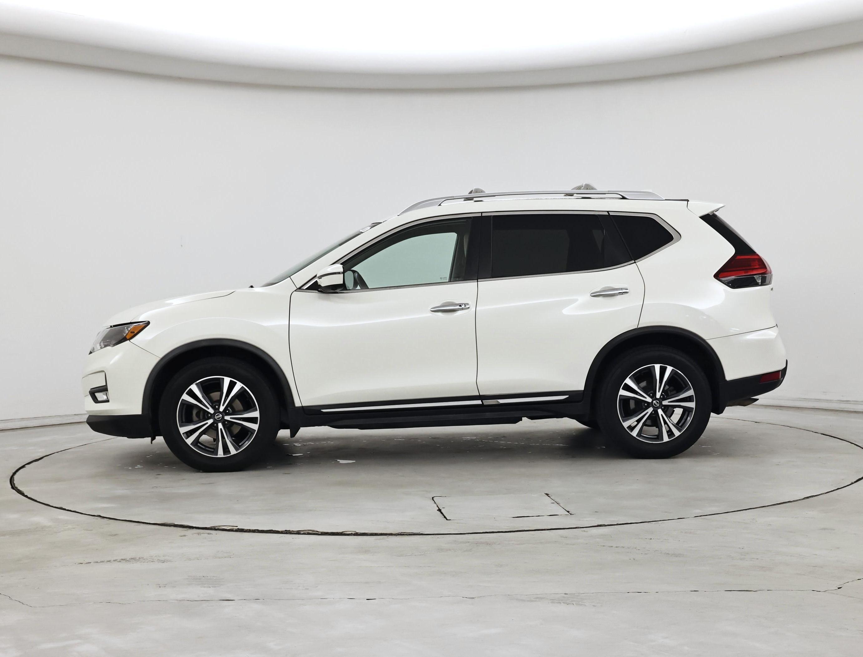 Thumbnail: 2017 Nissan Rogue - 3