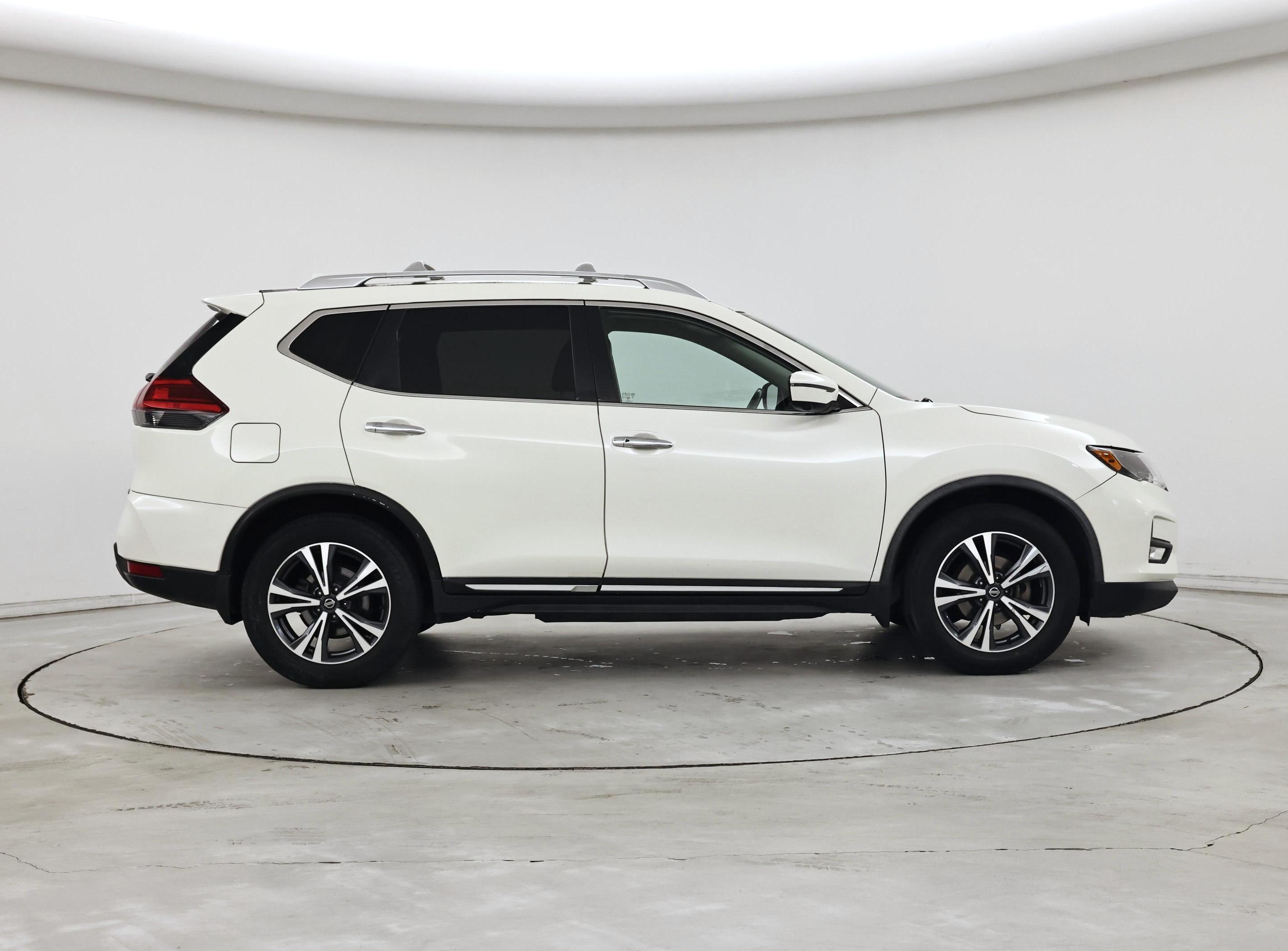 Thumbnail: 2017 Nissan Rogue - 7