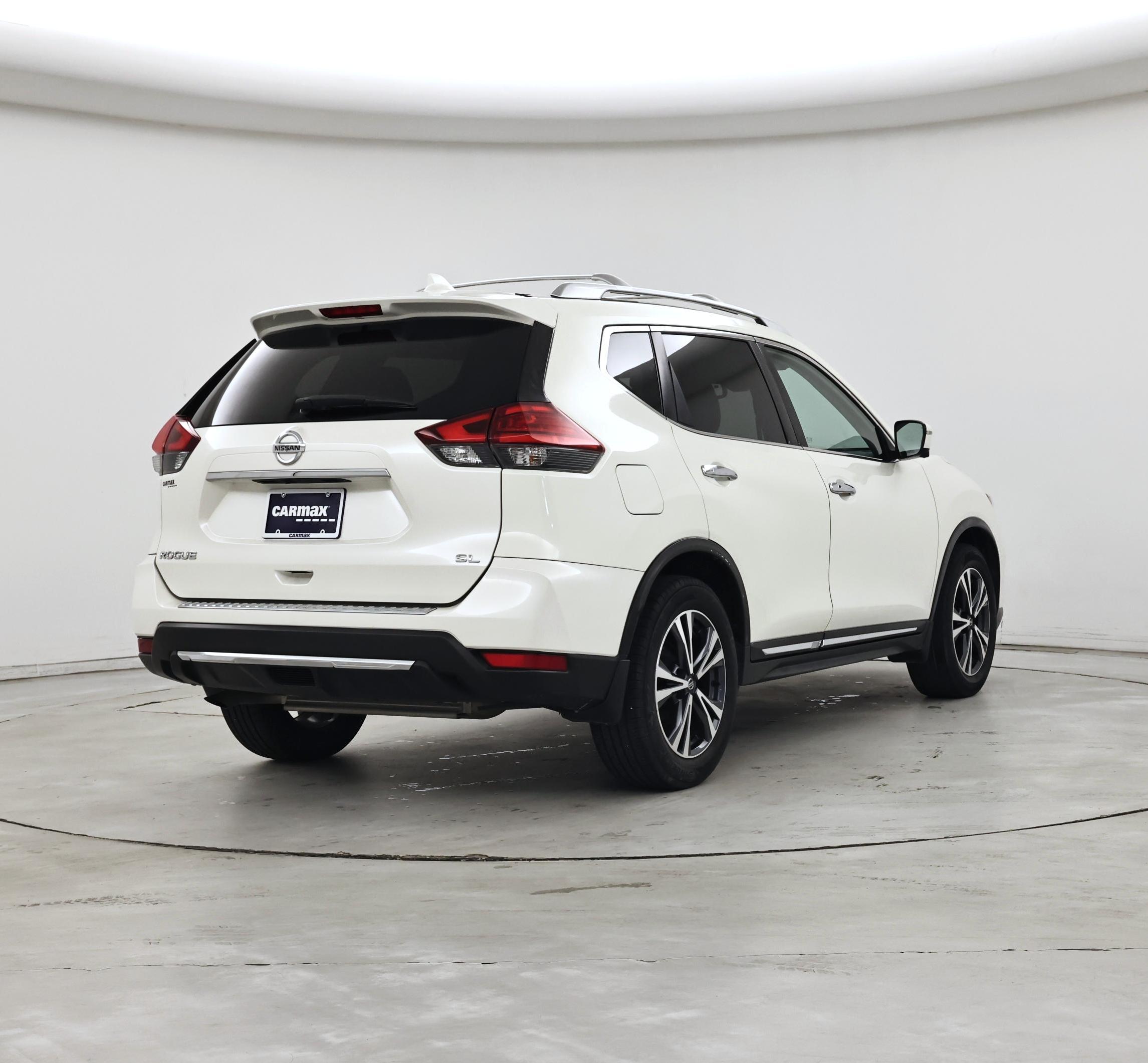 Thumbnail: 2017 Nissan Rogue - 8