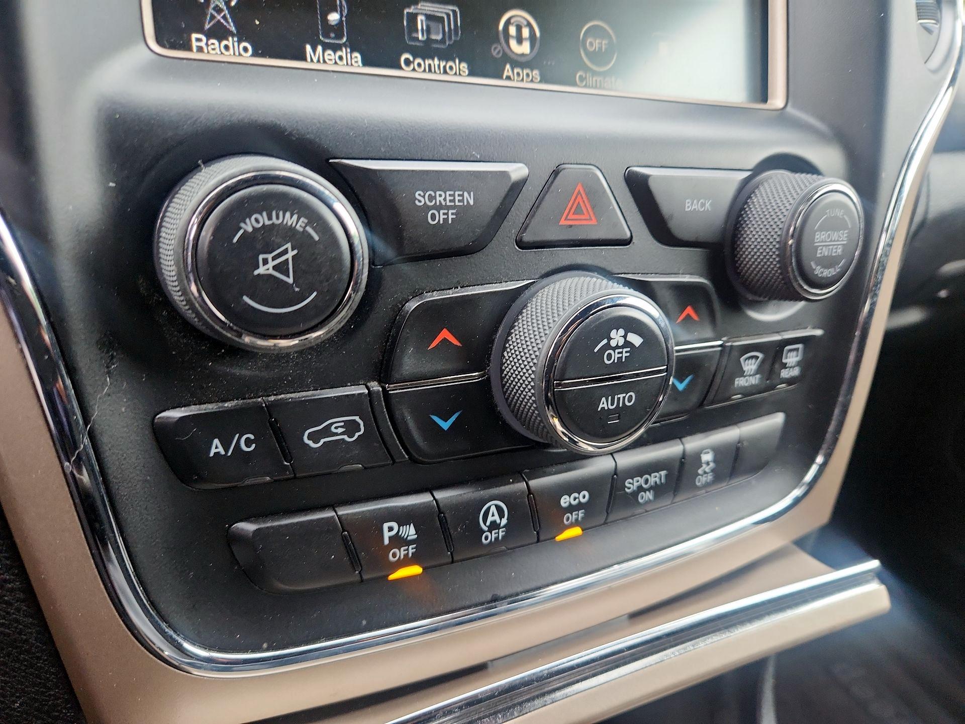 Thumbnail: 2017 Jeep Grand Cherokee - 16
