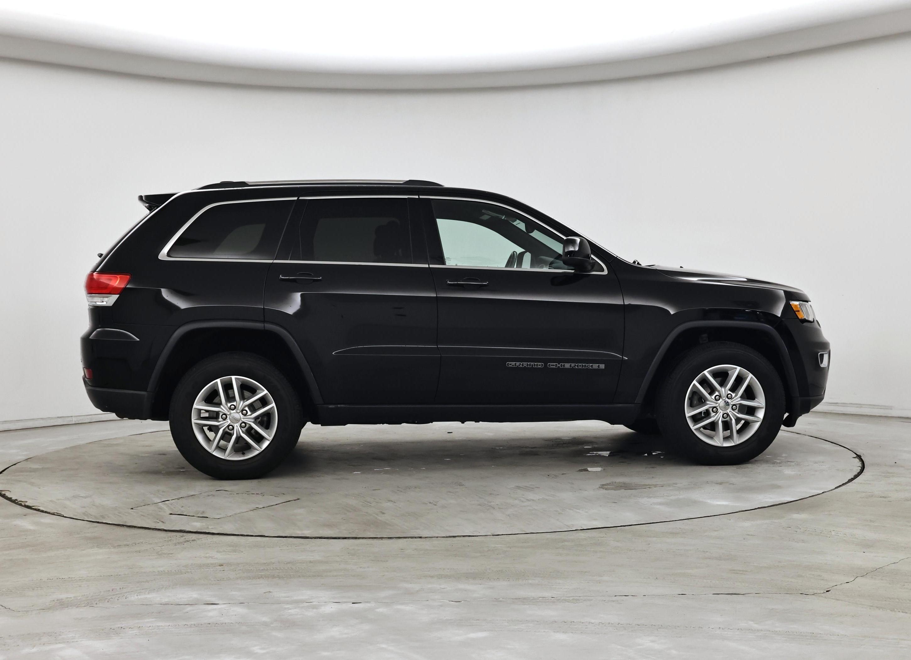 Thumbnail: 2017 Jeep Grand Cherokee - 7