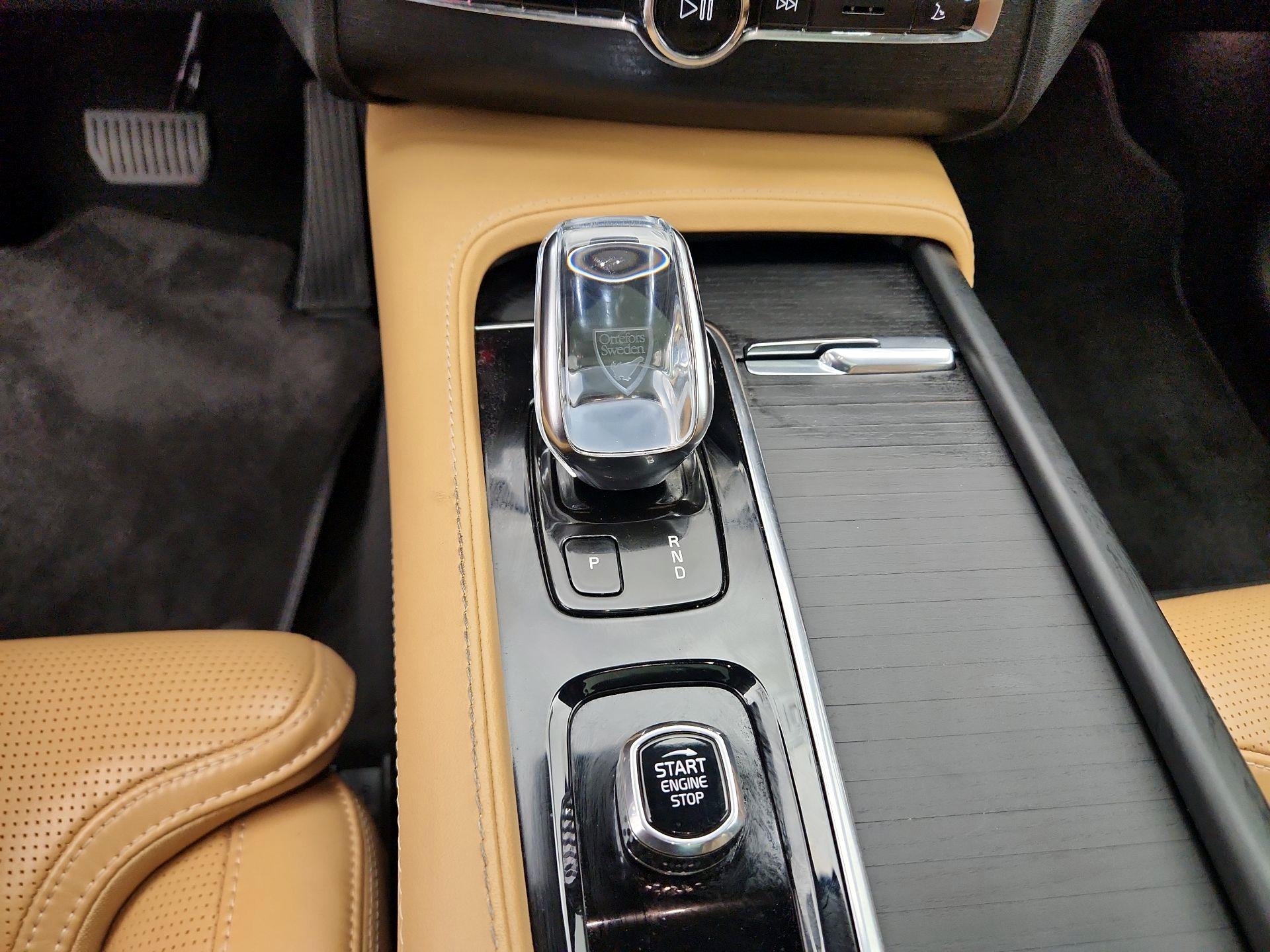 Thumbnail: 2022 Volvo XC90 - 18