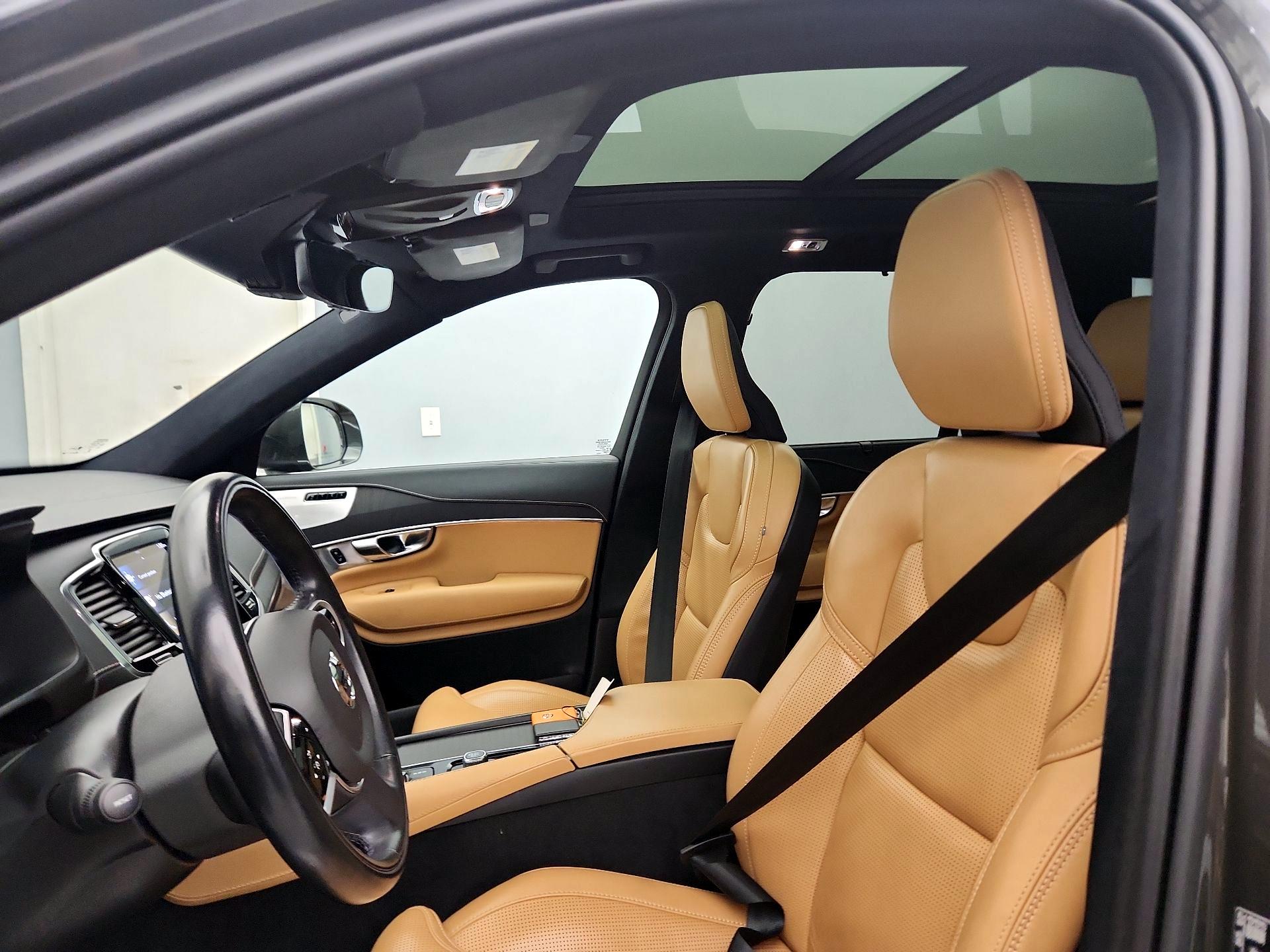 Thumbnail: 2022 Volvo XC90 - 19