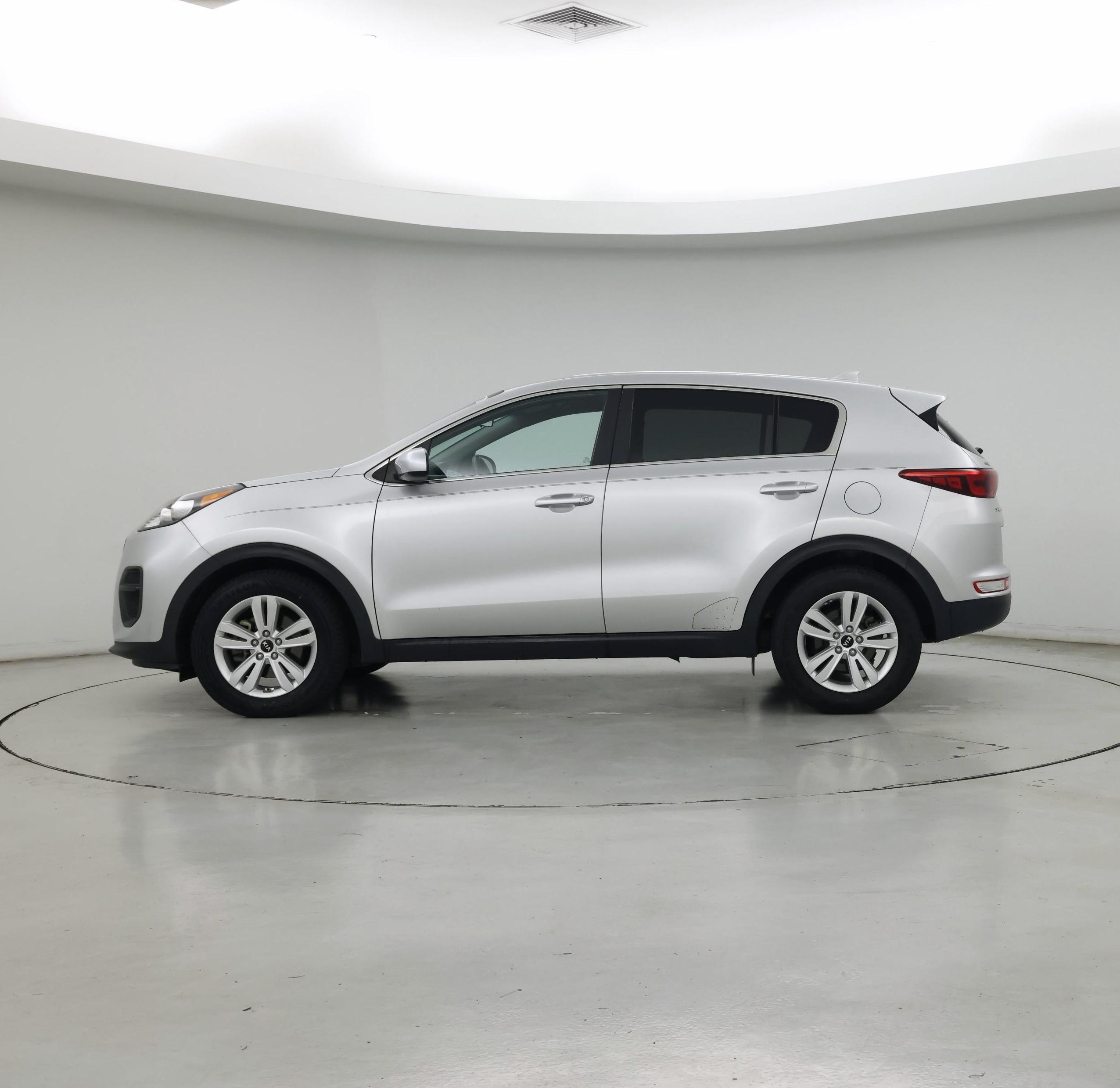 Thumbnail: 2017 Kia Sportage - 3