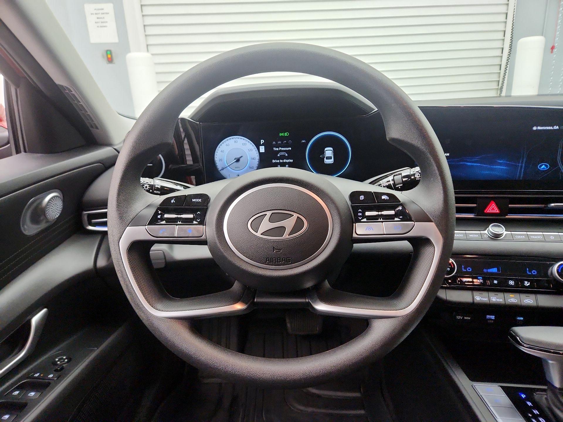 Thumbnail: 2024 Hyundai Elantra - 10