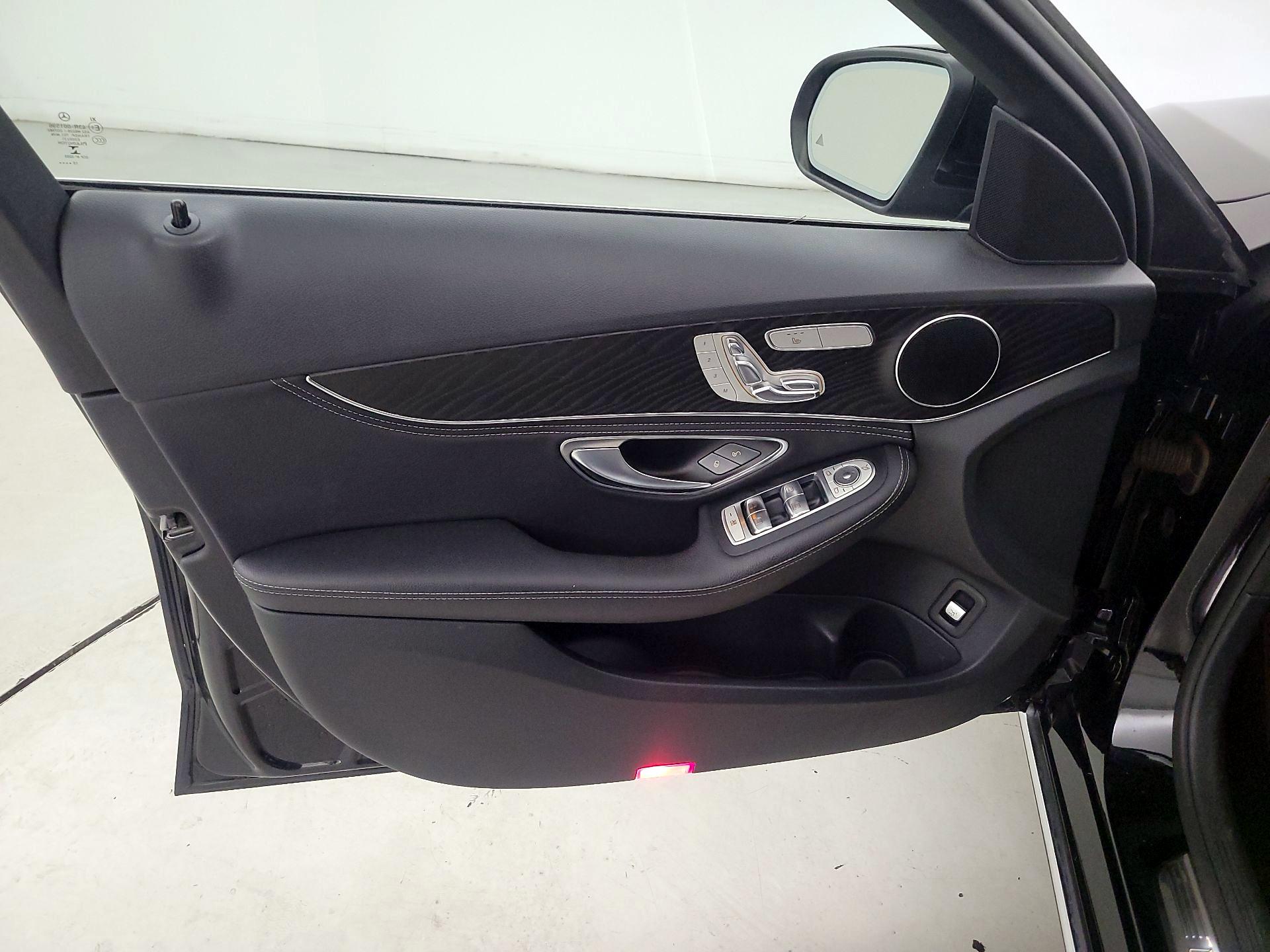 Thumbnail: 2016 Mercedes-Benz C-Class - 12