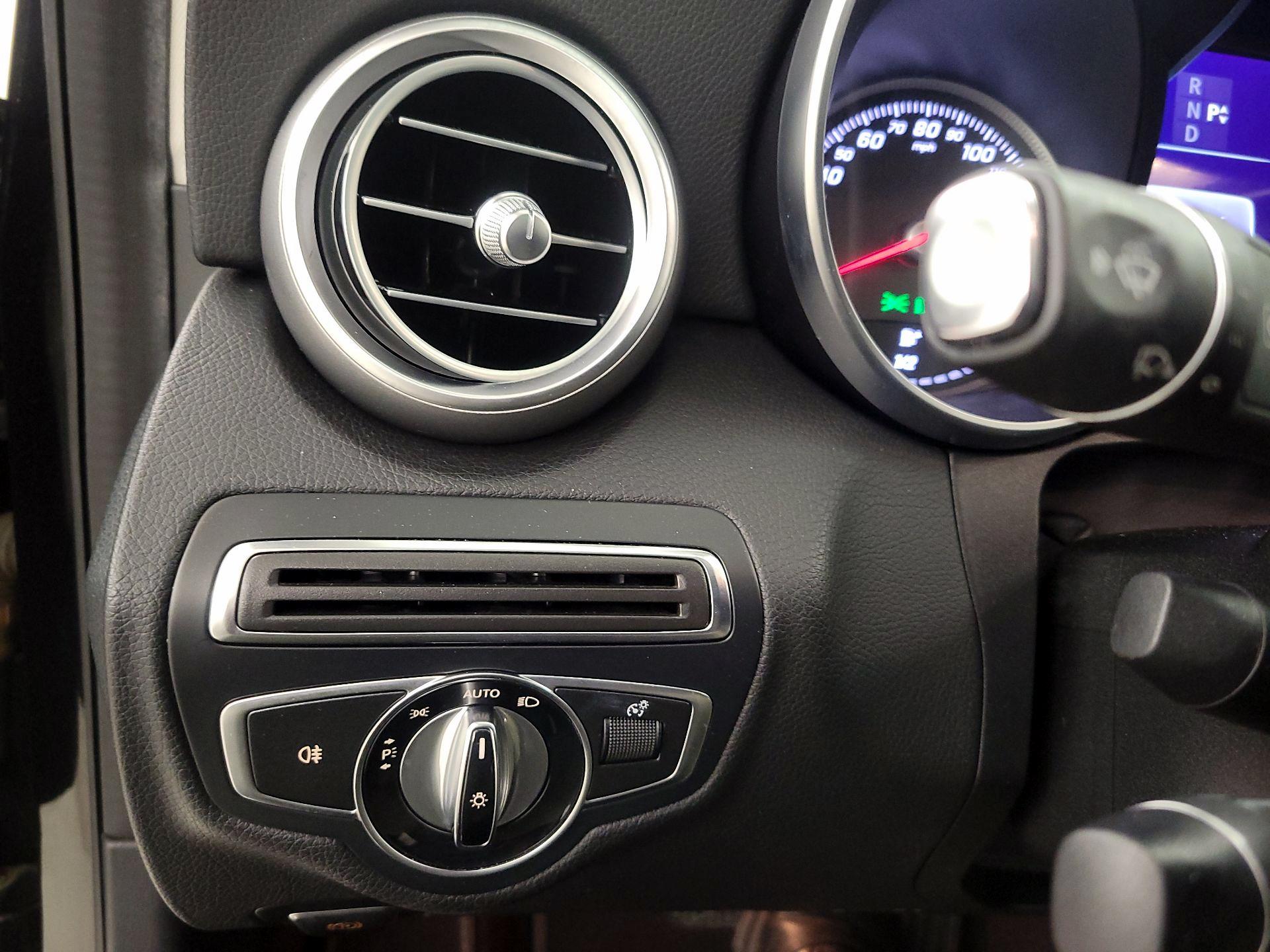 Thumbnail: 2016 Mercedes-Benz C-Class - 13