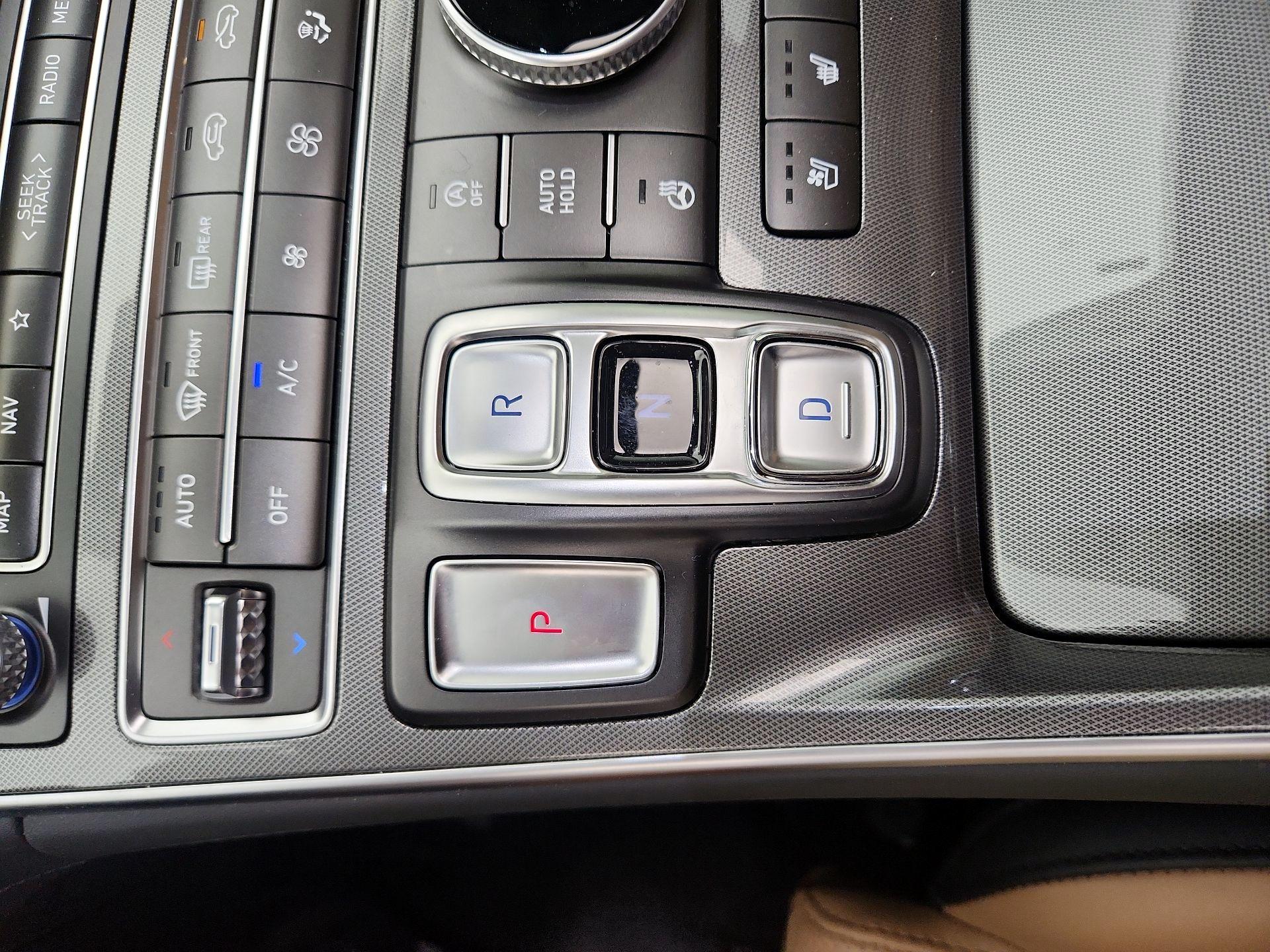 Thumbnail: 2023 Hyundai Santa Fe - 18