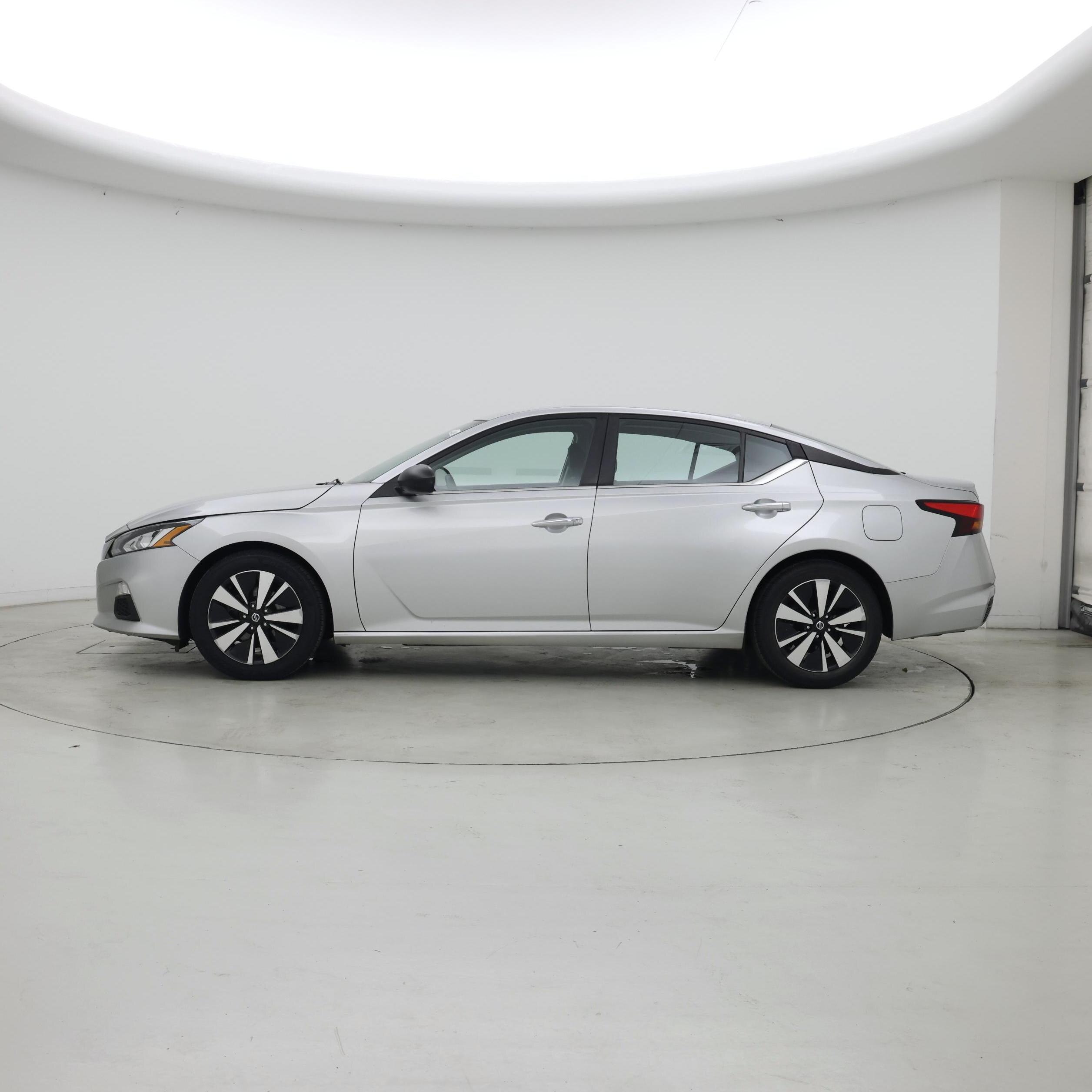 Thumbnail: 2021 Nissan Altima - 3
