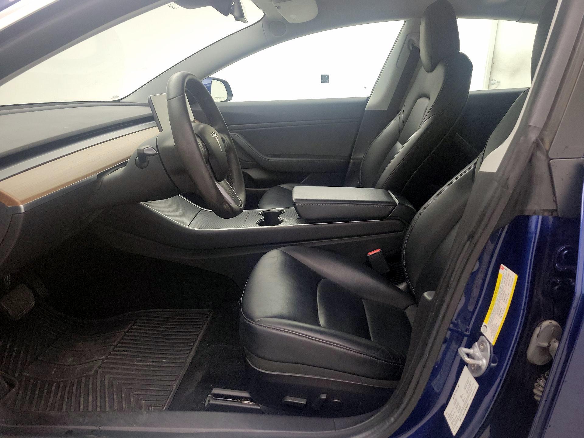 Thumbnail: 2019 Tesla Model 3 - 11