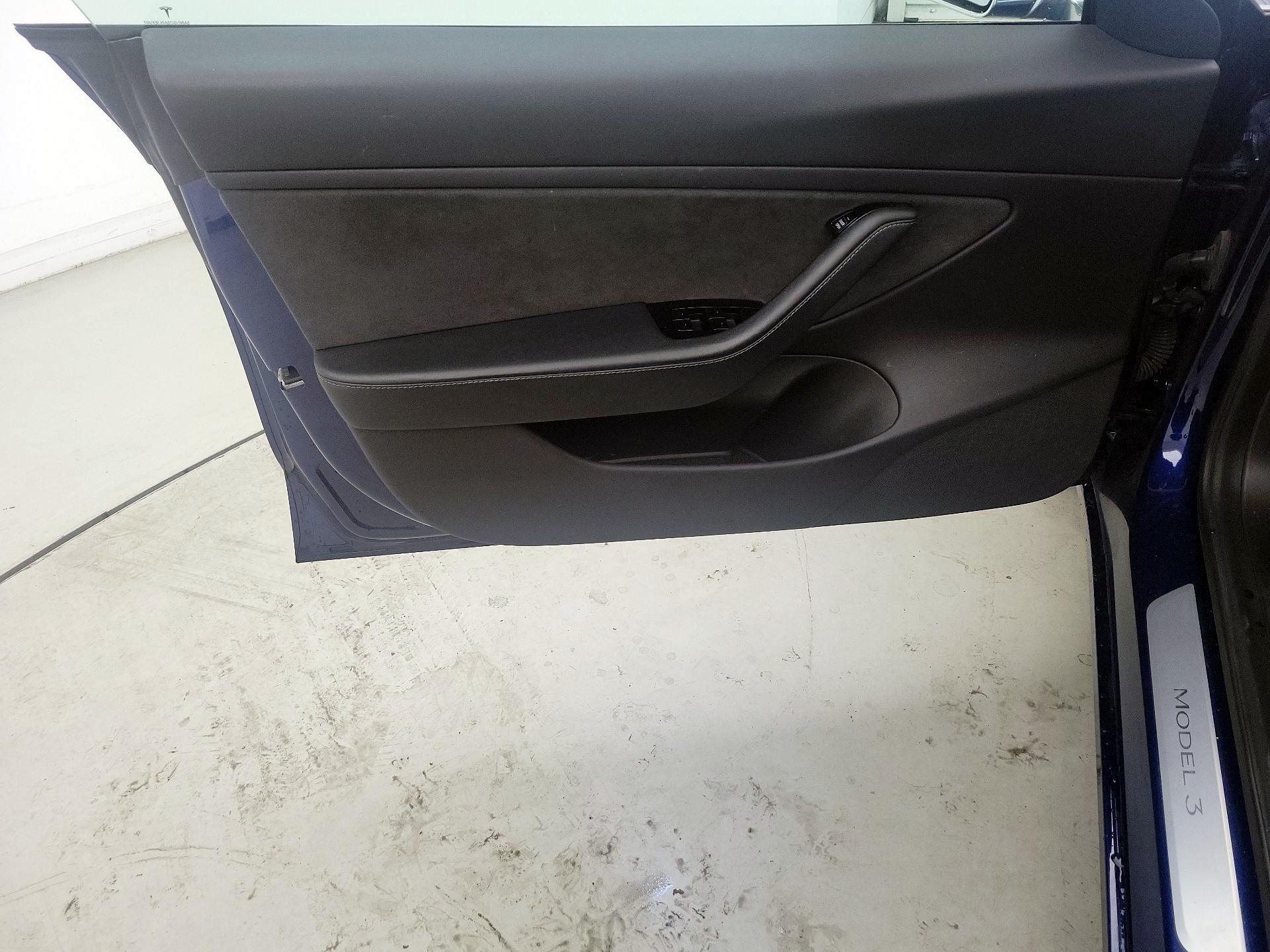 Thumbnail: 2019 Tesla Model 3 - 12