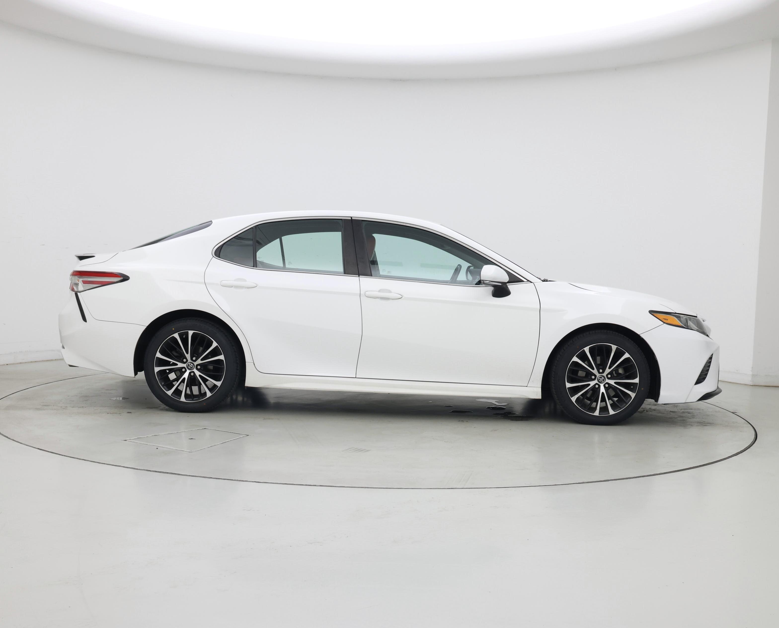 Thumbnail: 2018 Toyota Camry - 7