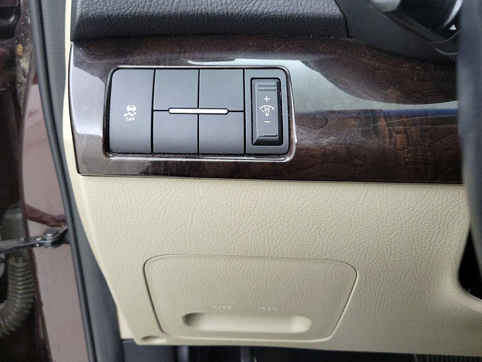 Thumbnail: 2015 Kia Sorento - 13