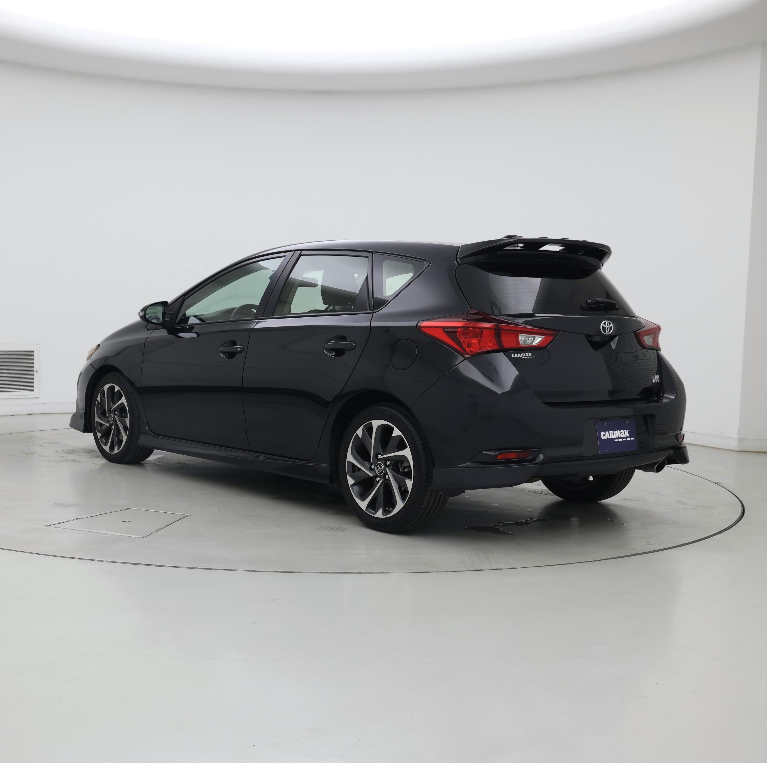 Thumbnail: 2018 Toyota Corolla iM - 2