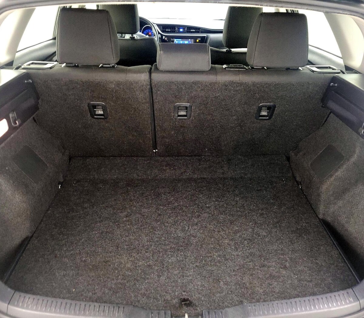 Trunk/Cargo (Seats Up)