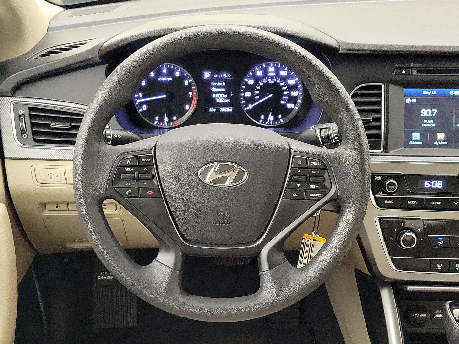 Thumbnail: 2016 Hyundai Sonata - 10