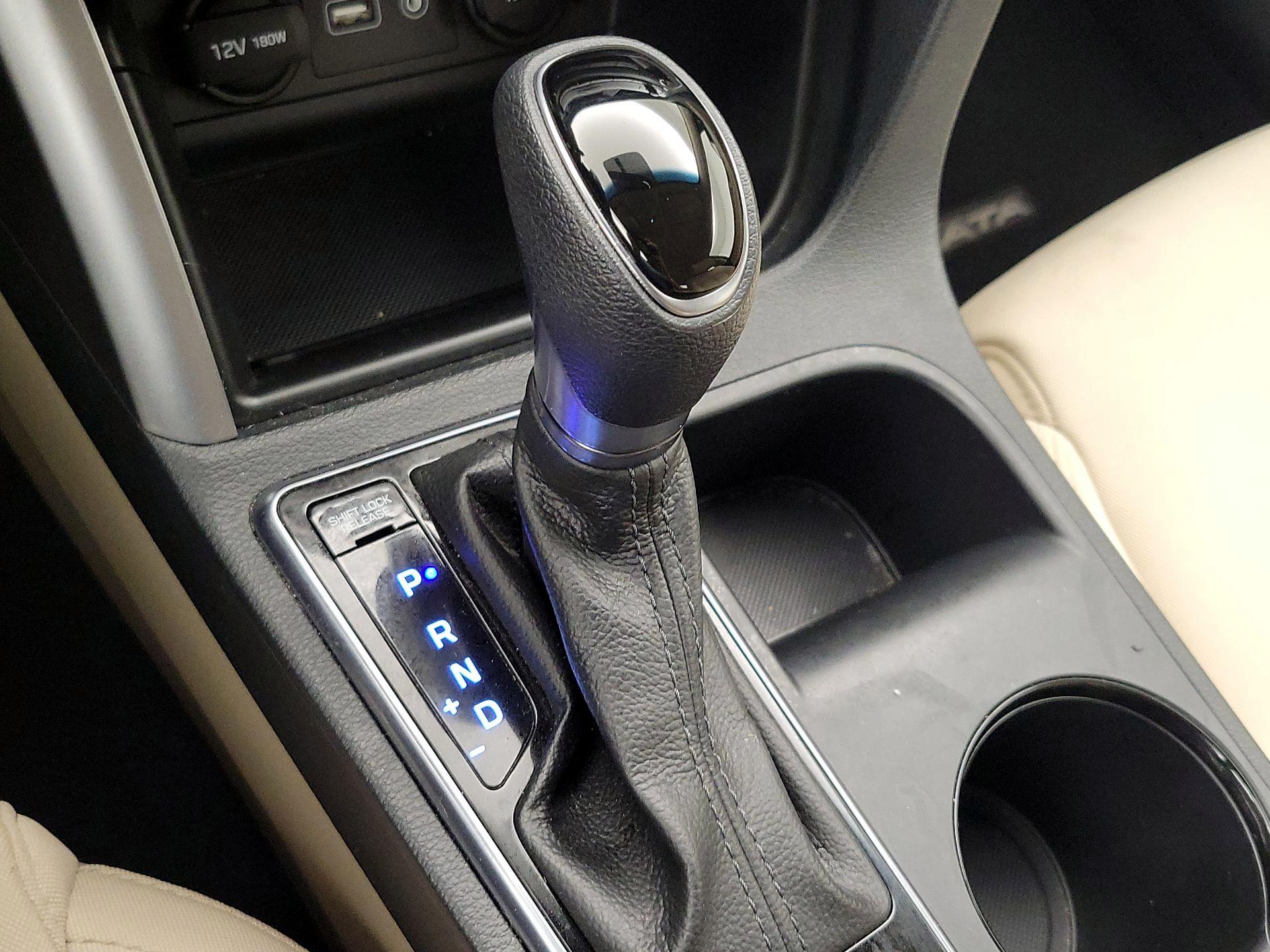 Thumbnail: 2016 Hyundai Sonata - 17
