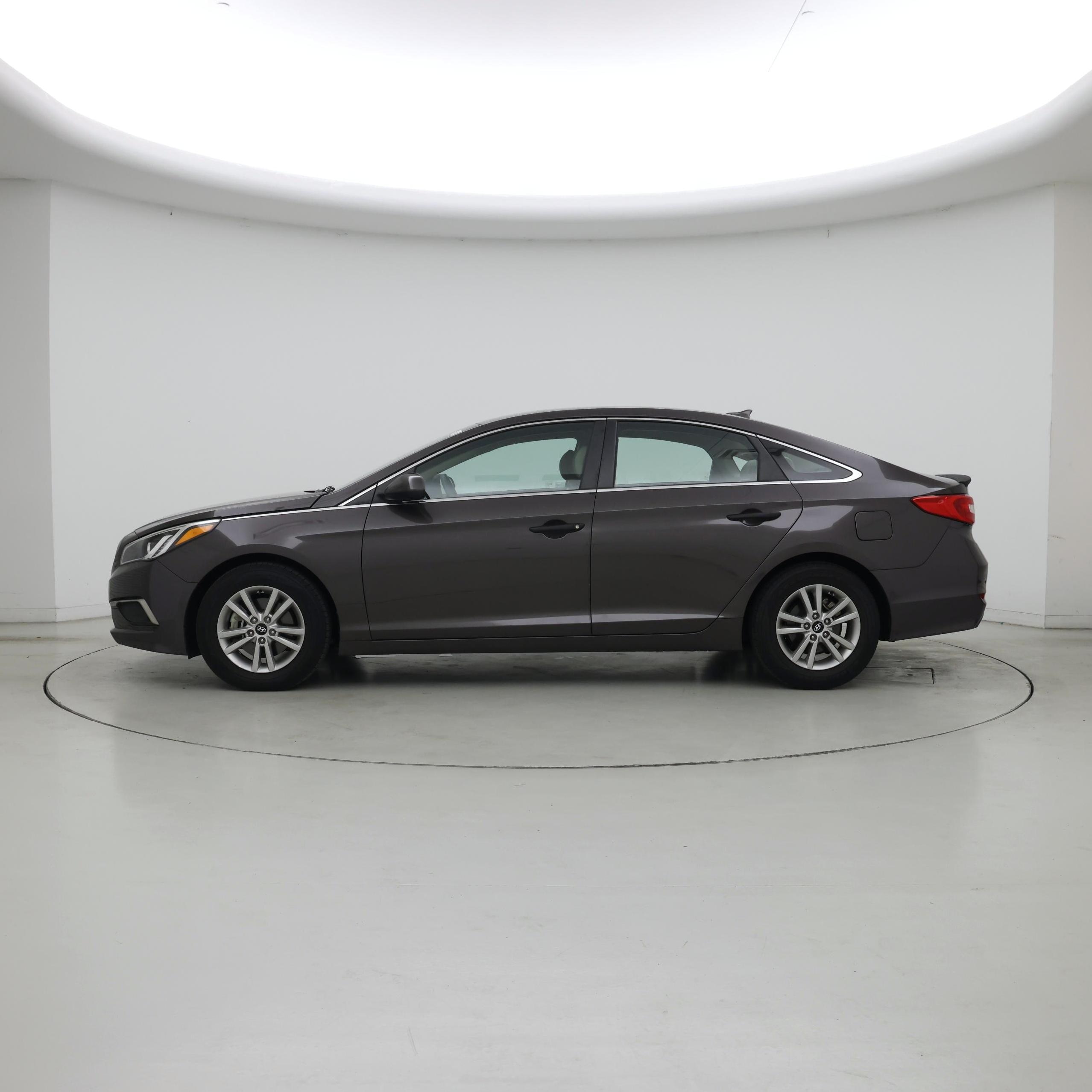 Thumbnail: 2016 Hyundai Sonata - 3