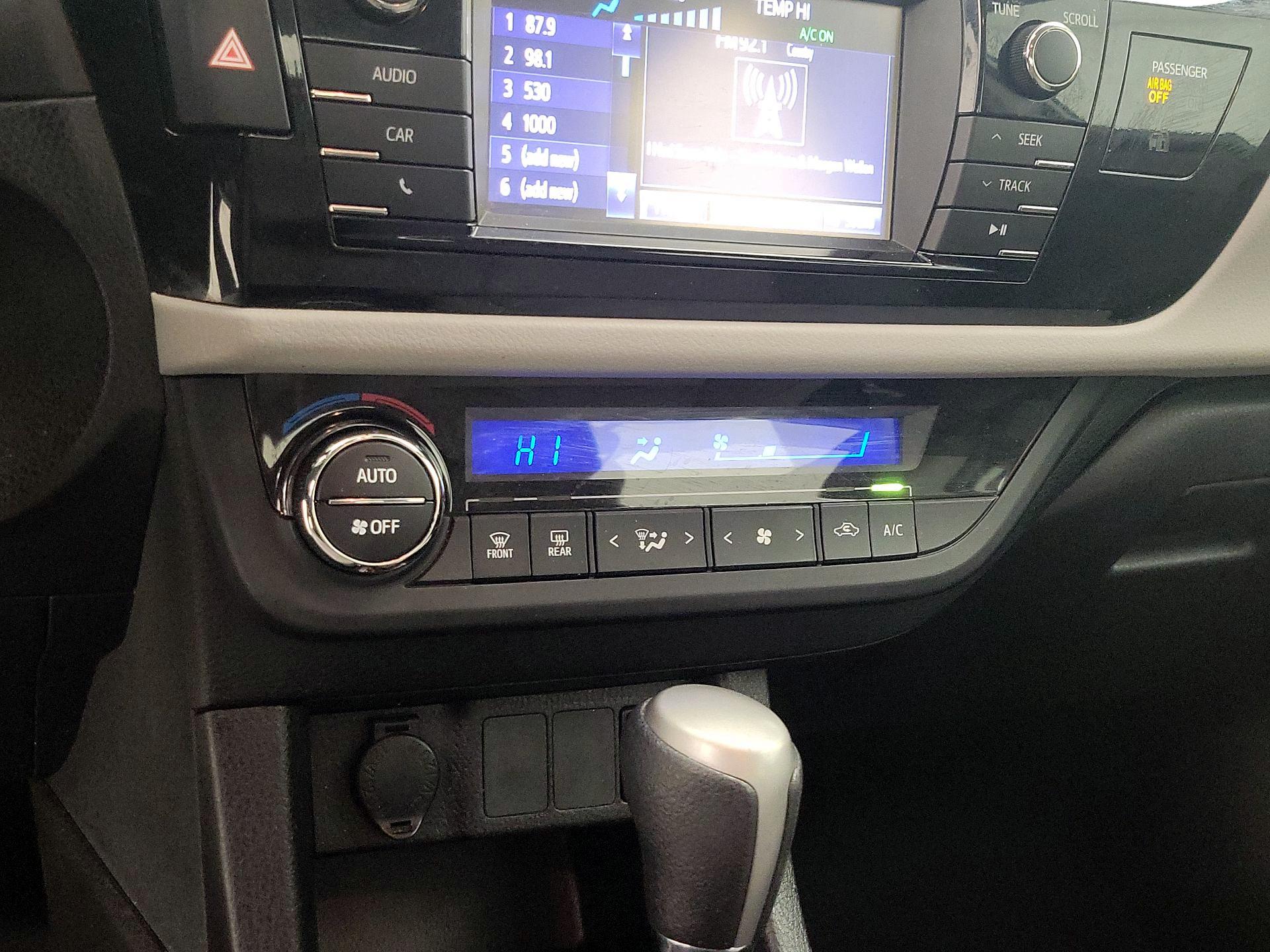 Thumbnail: 2014 Toyota Corolla - 16