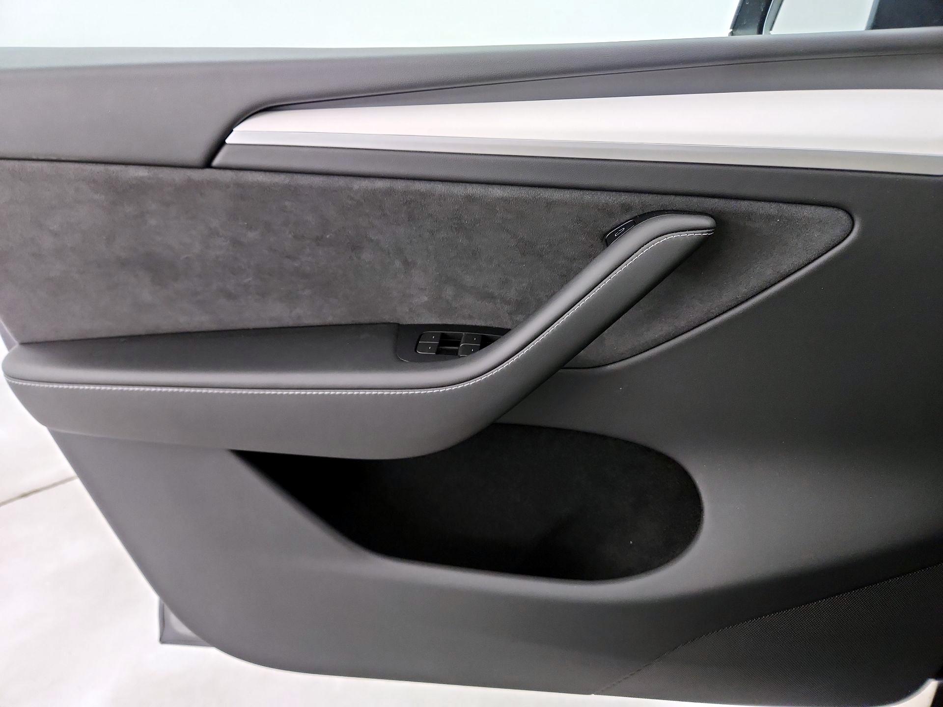 Thumbnail: 2023 Tesla Model Y - 12