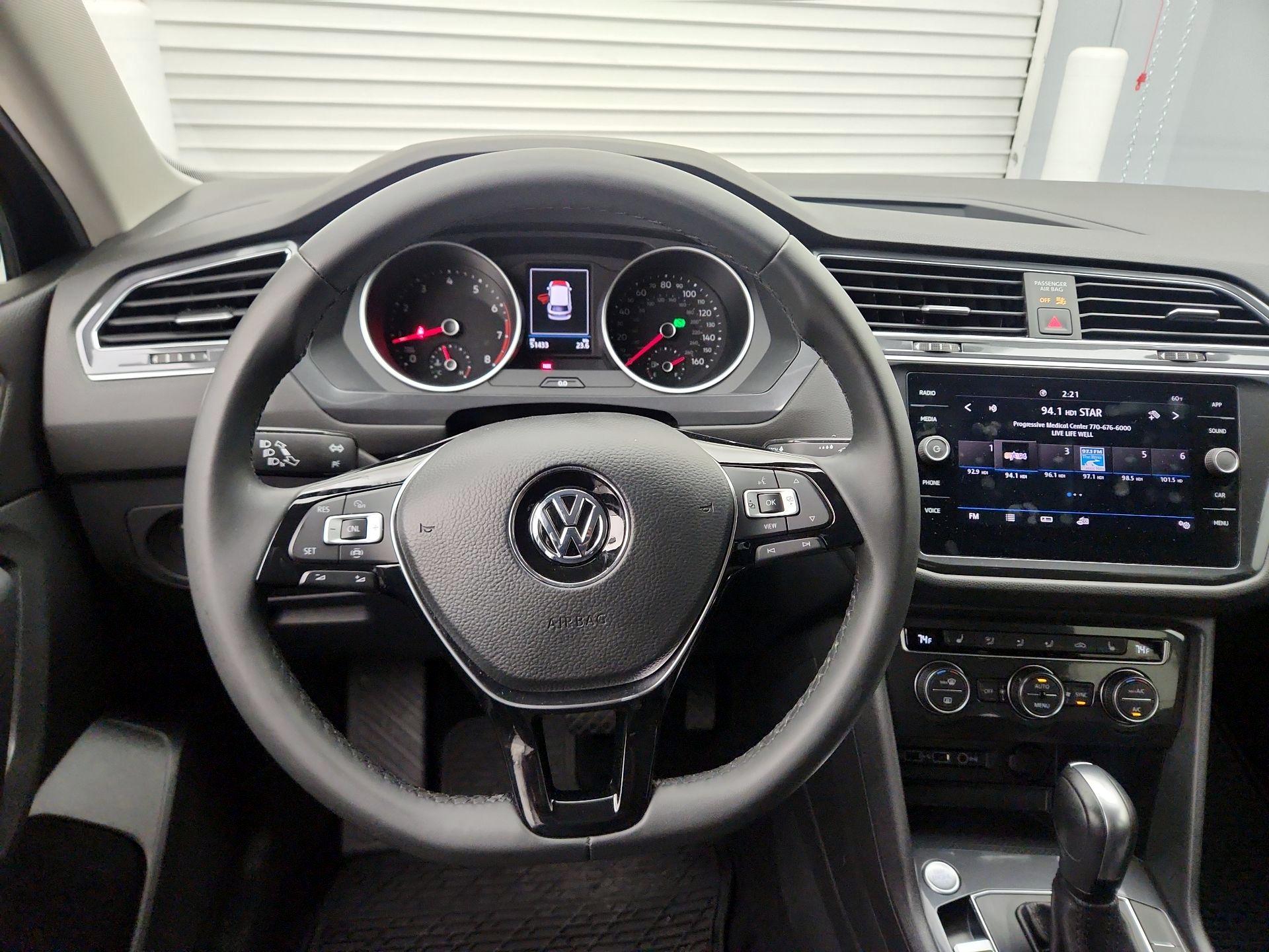 Thumbnail: 2020 Volkswagen Tiguan - 10
