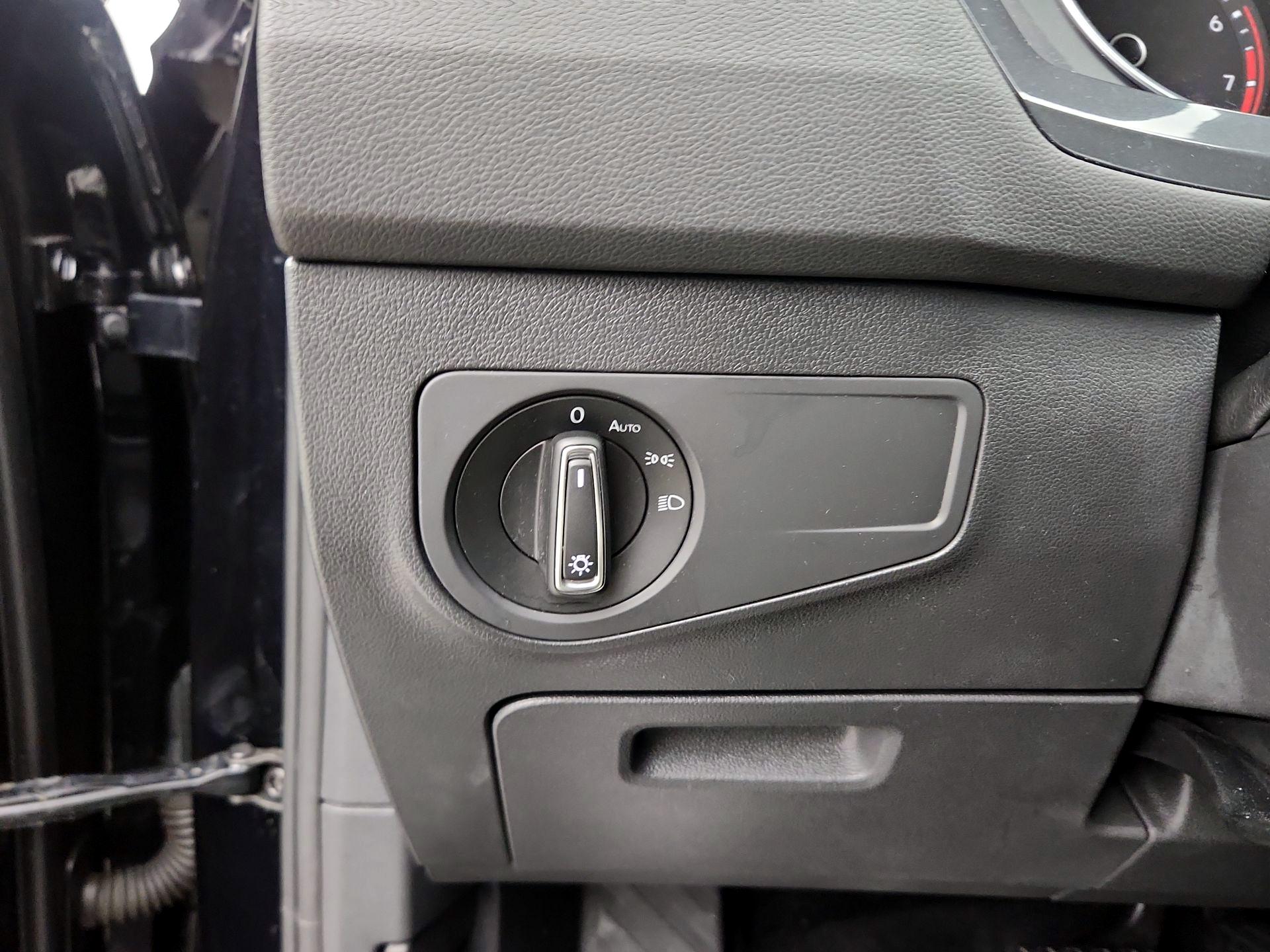 Thumbnail: 2020 Volkswagen Tiguan - 13
