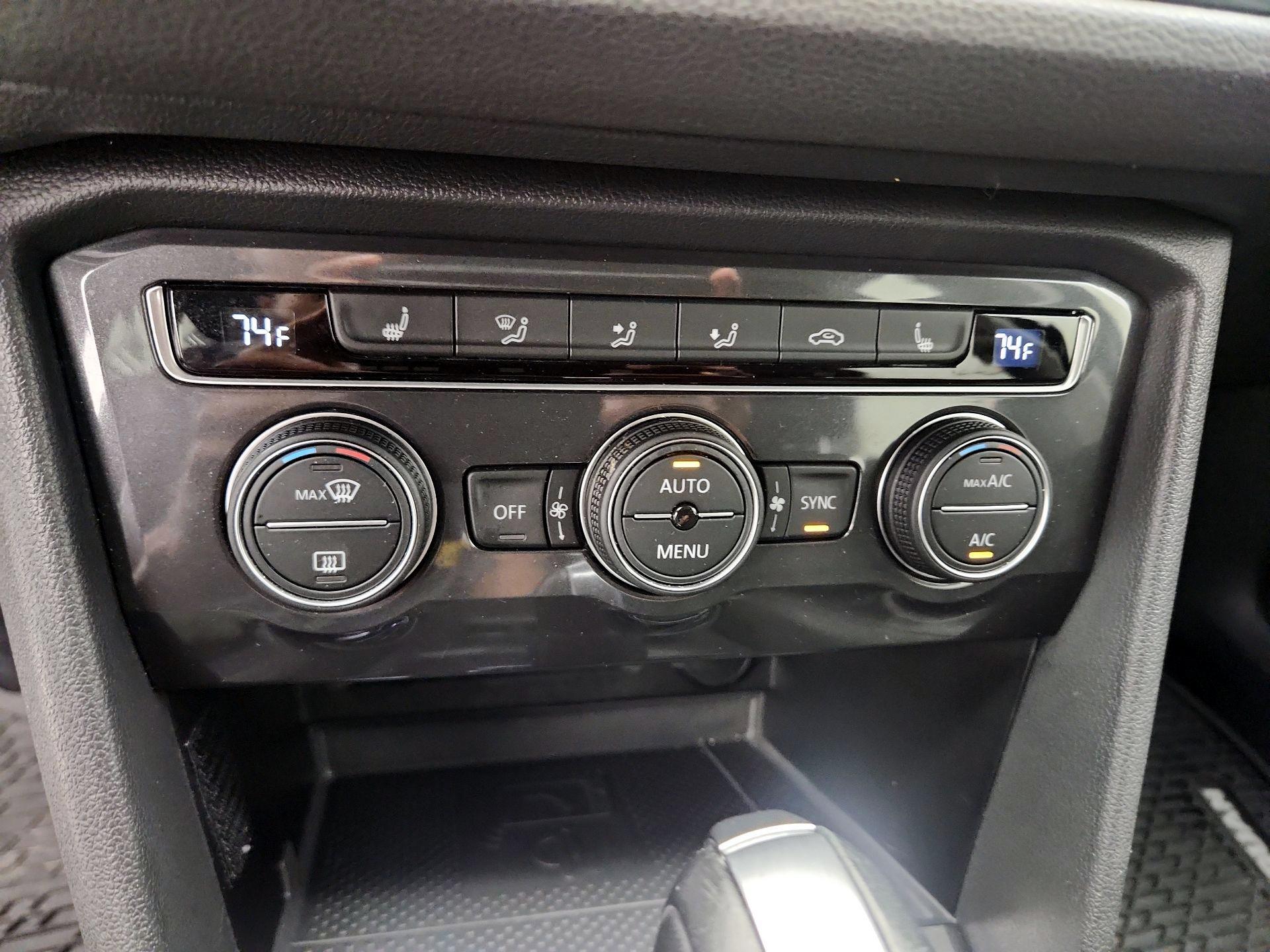 Thumbnail: 2020 Volkswagen Tiguan - 16