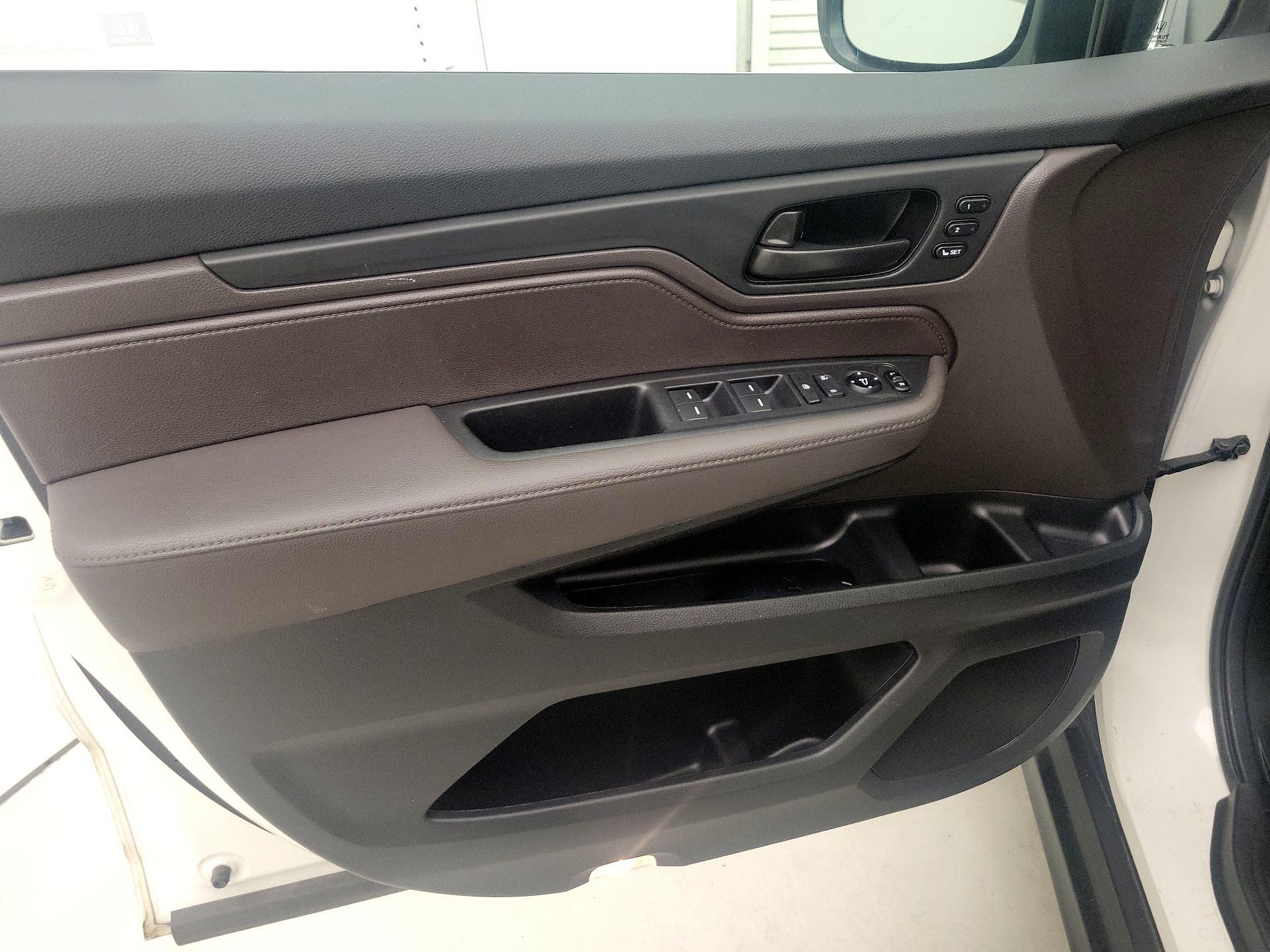 Thumbnail: 2019 Honda Odyssey - 12