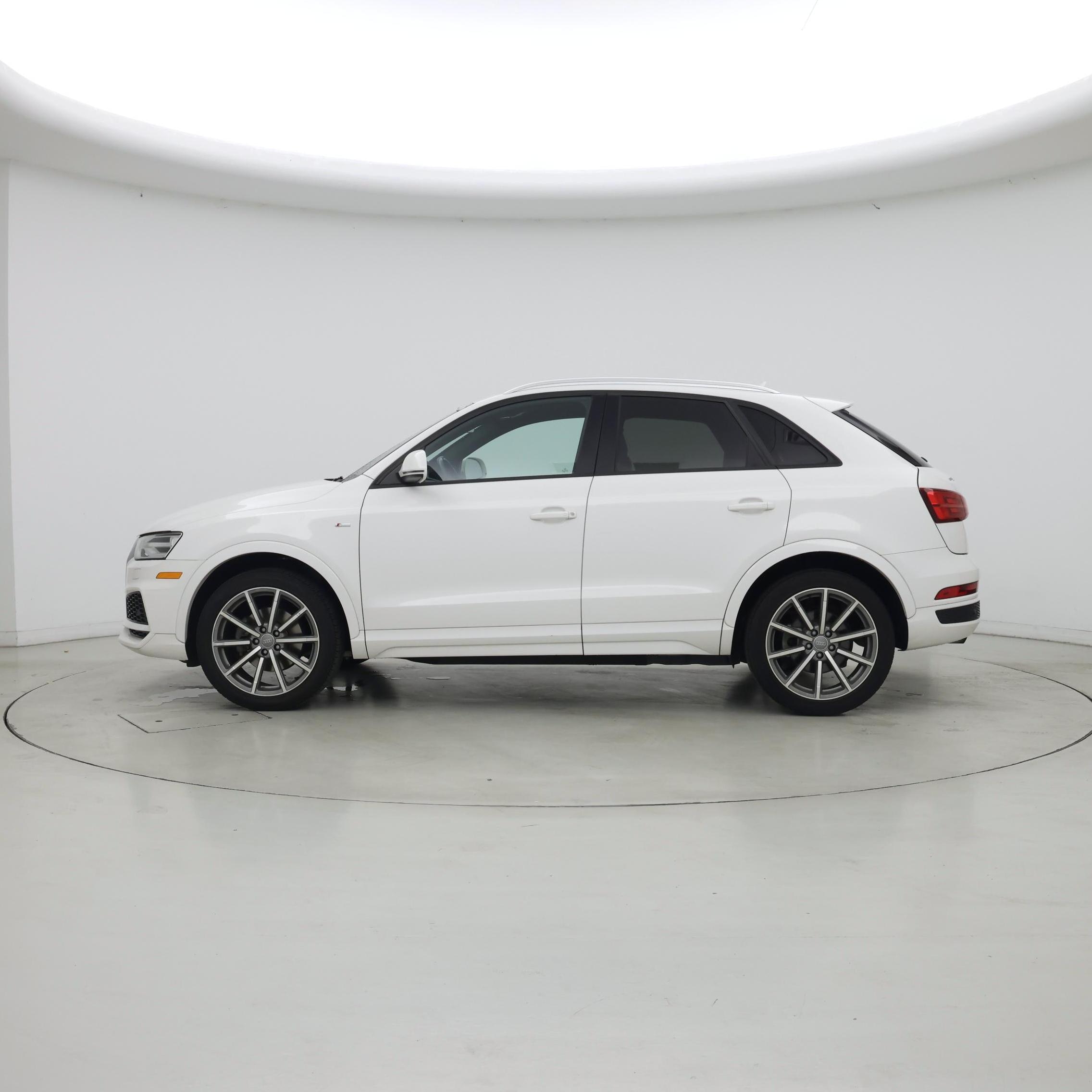 Thumbnail: 2018 Audi Q3 - 3
