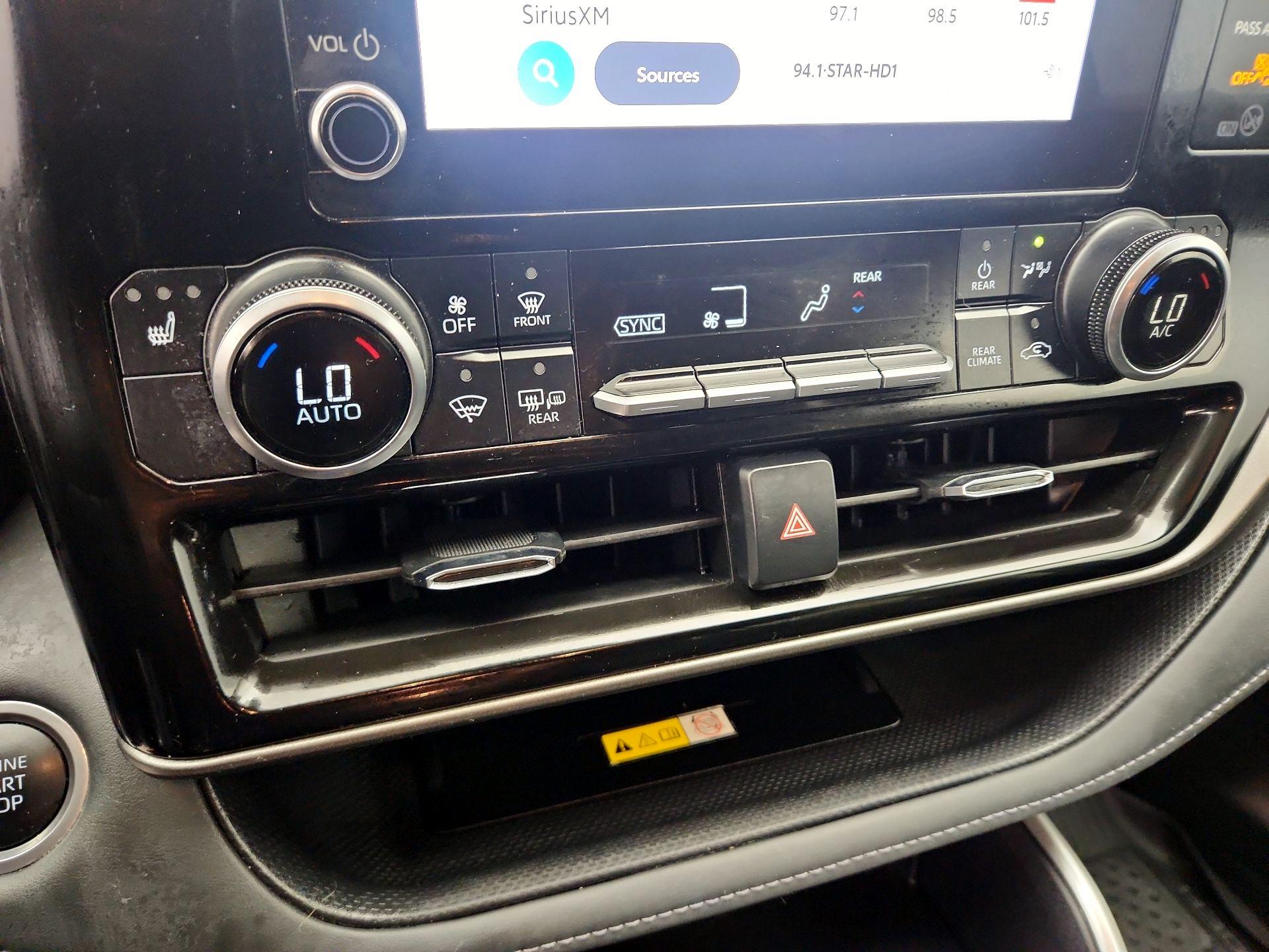 Thumbnail: 2024 Toyota Highlander - 16