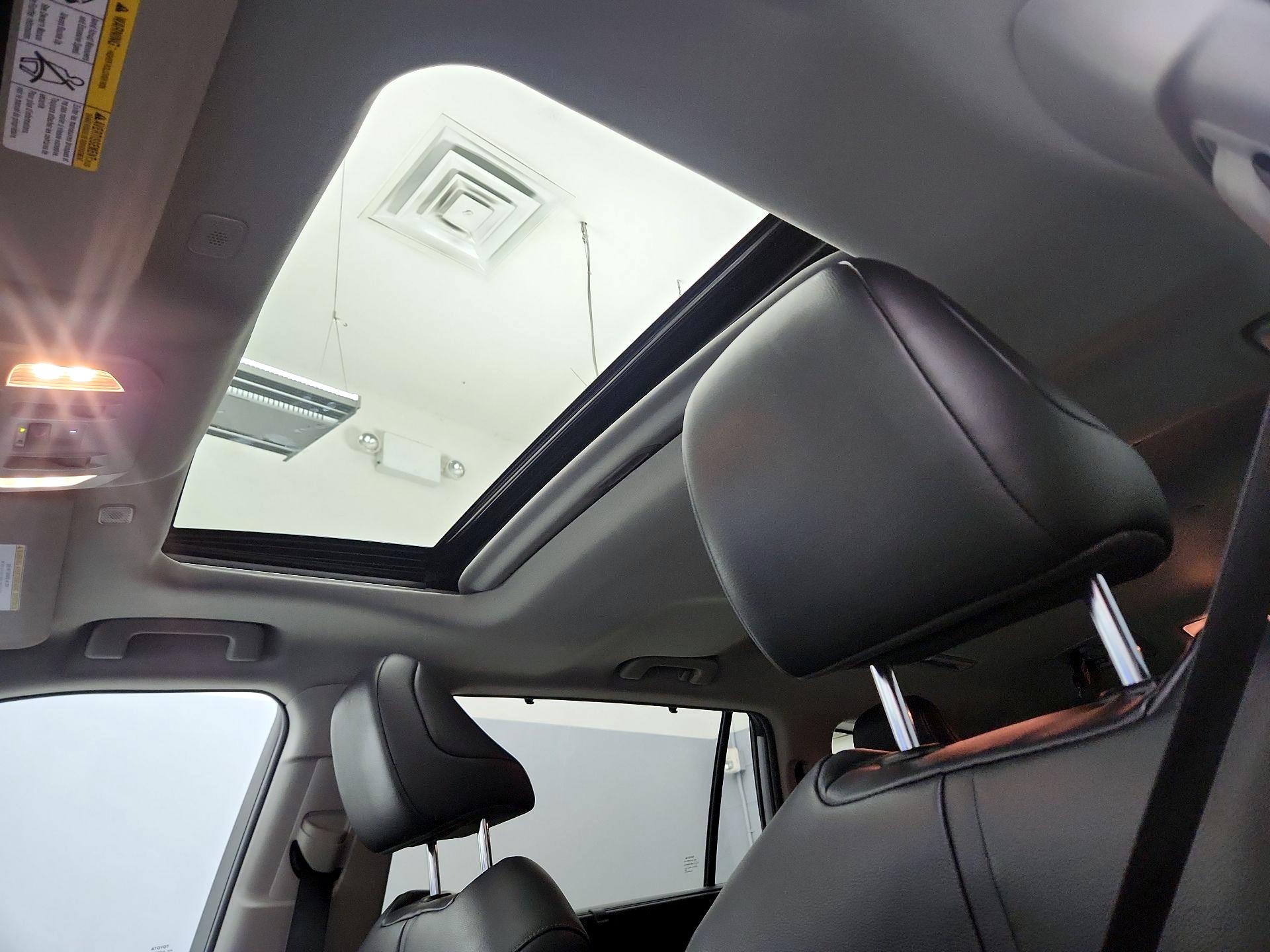 Thumbnail: 2024 Toyota Highlander - 19