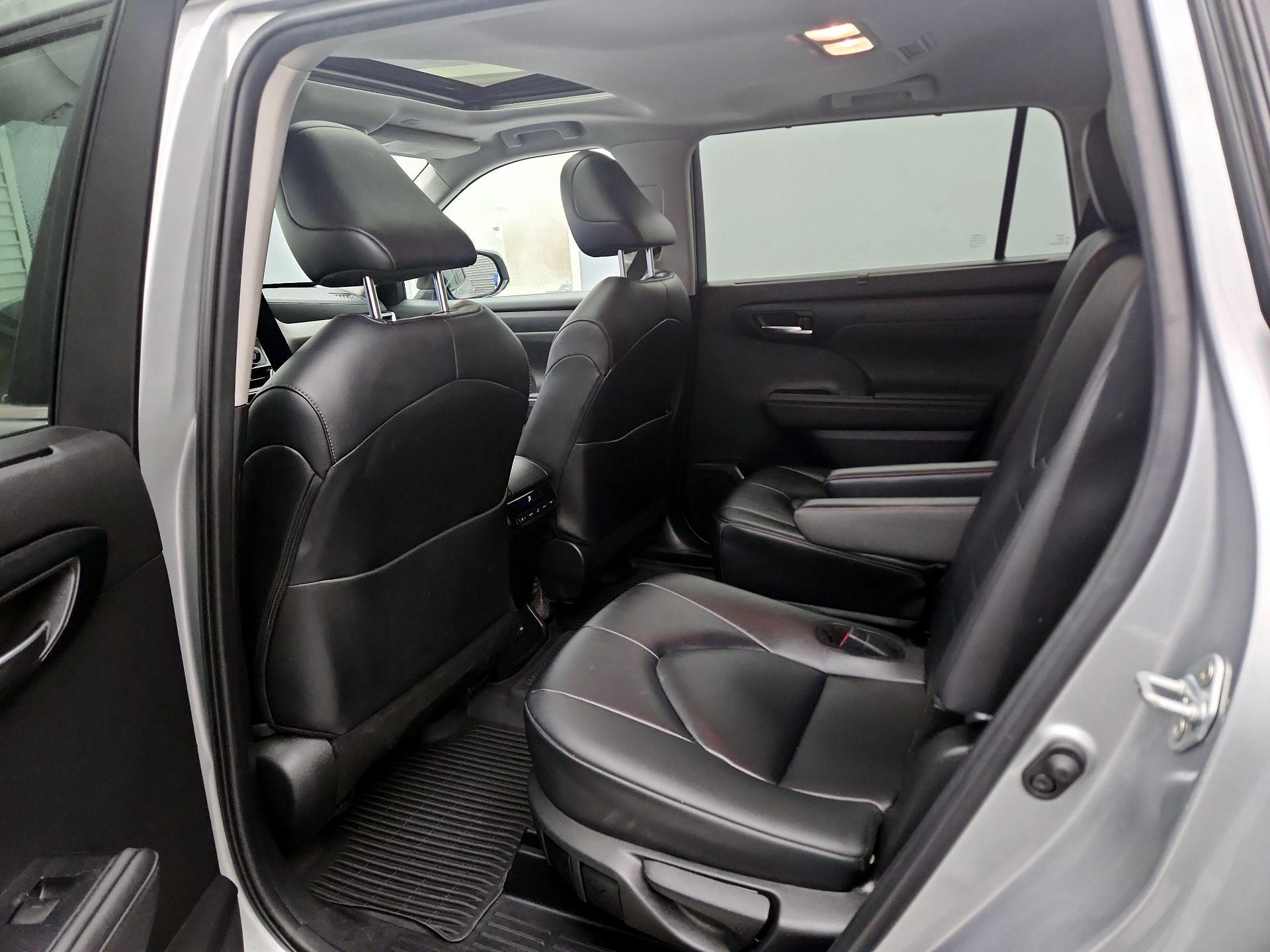 Thumbnail: 2024 Toyota Highlander - 20