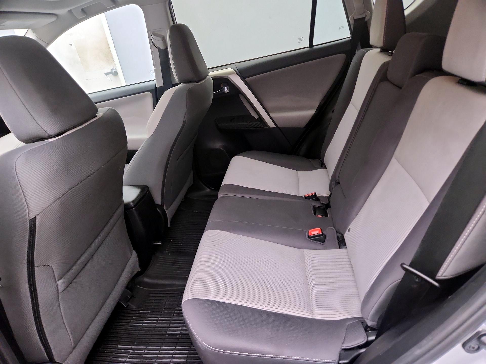 Thumbnail: 2015 Toyota RAV4 - 20