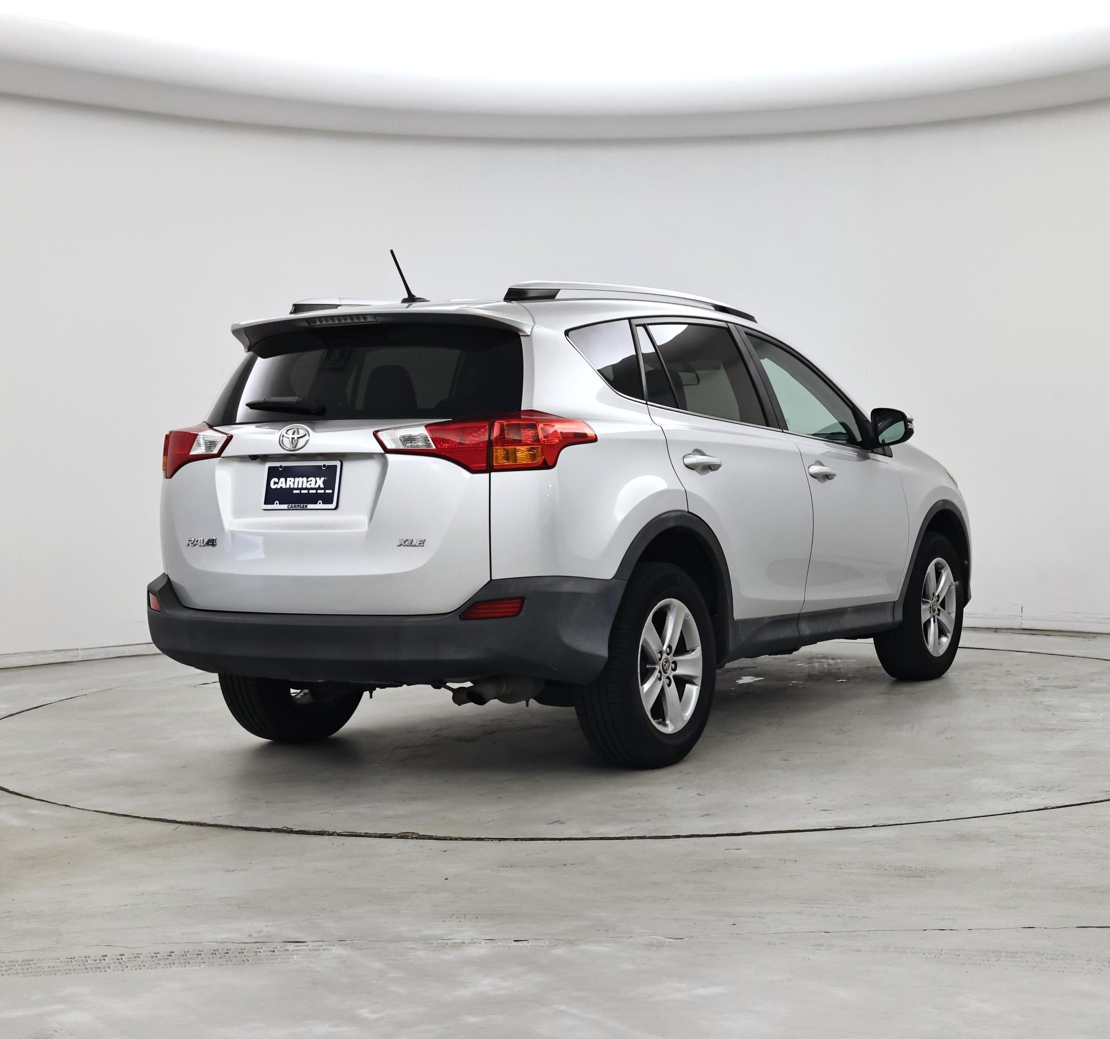 Thumbnail: 2015 Toyota RAV4 - 8
