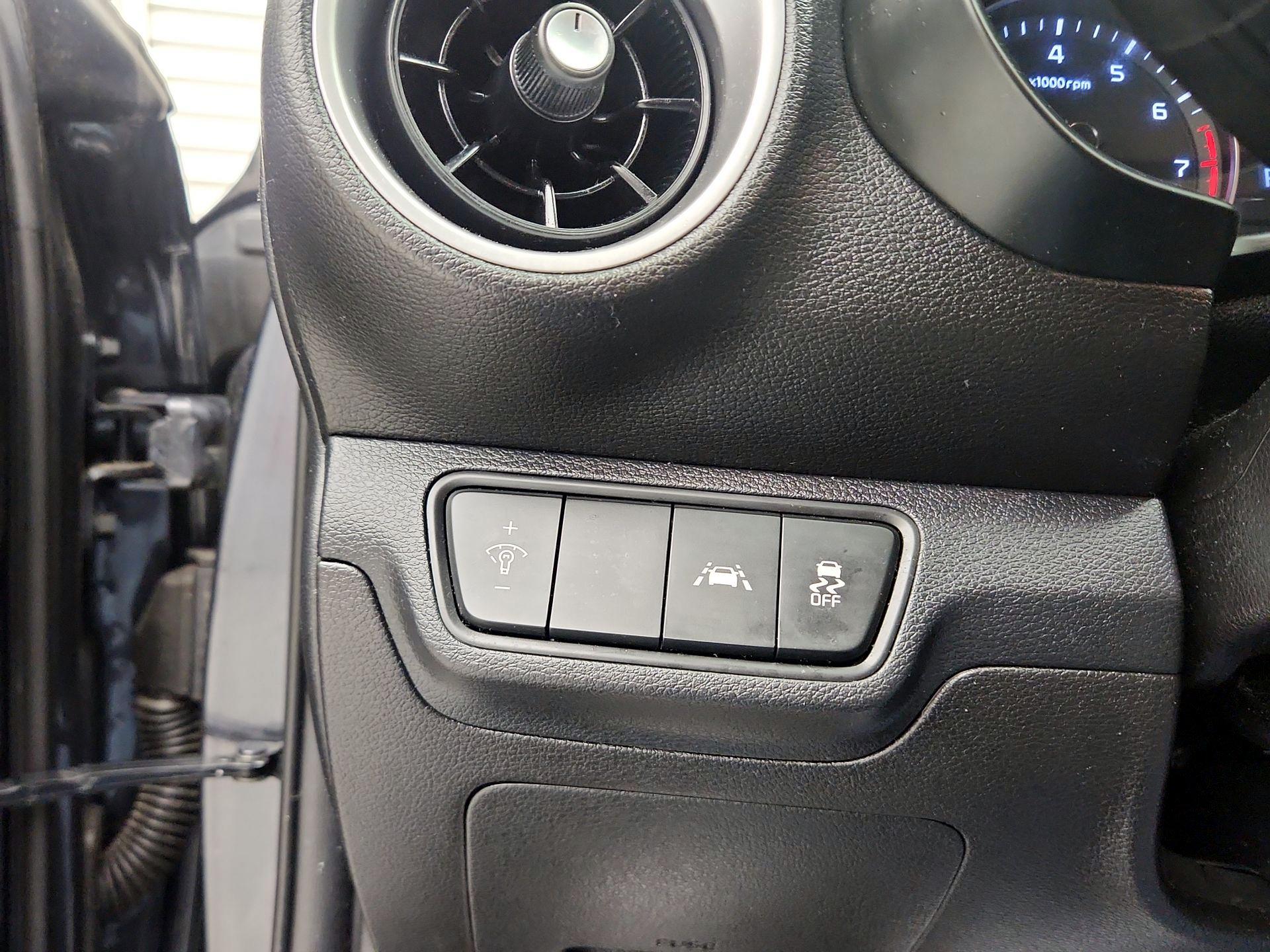 Thumbnail: 2021 Kia Forte - 13