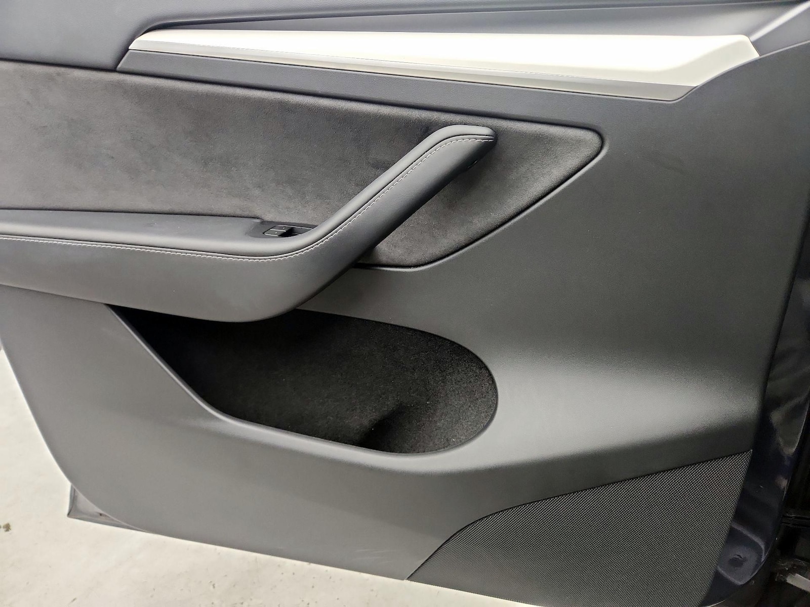 2023 Tesla Model Y Long Range - Photo 13