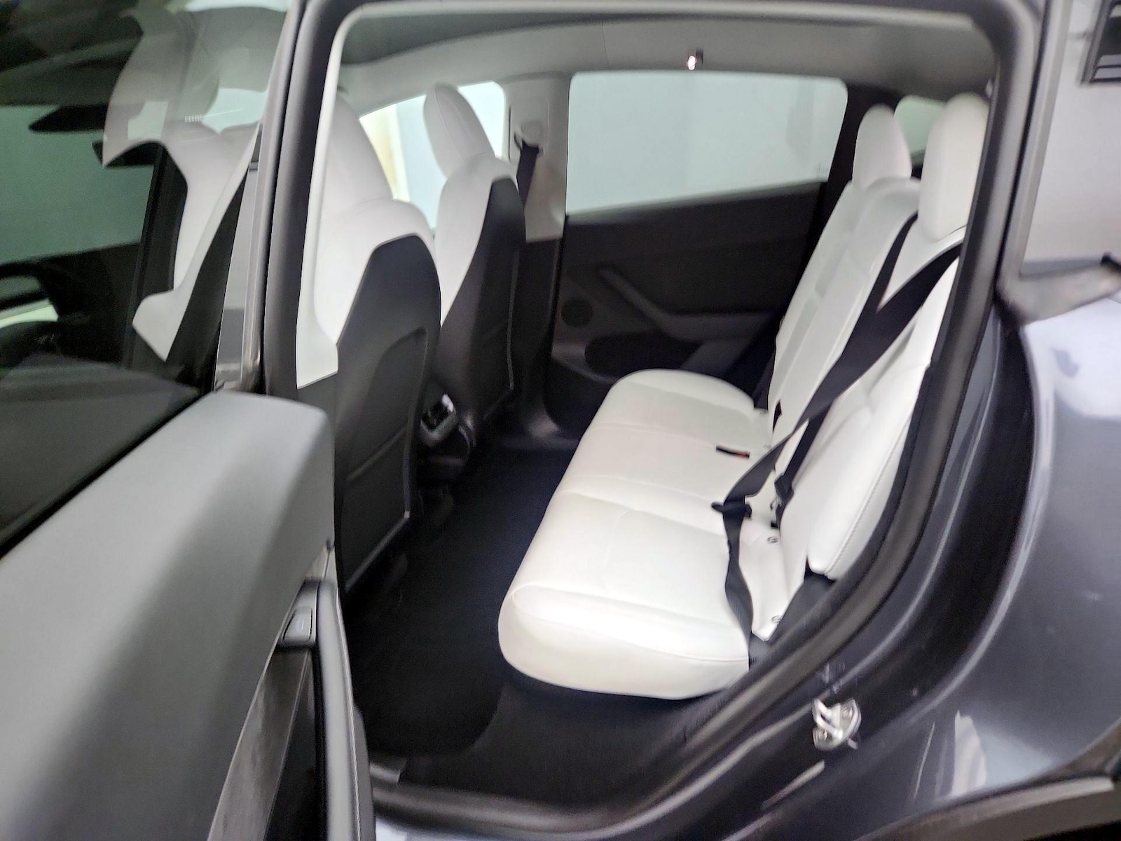 2023 Tesla Model Y Long Range - Photo 19