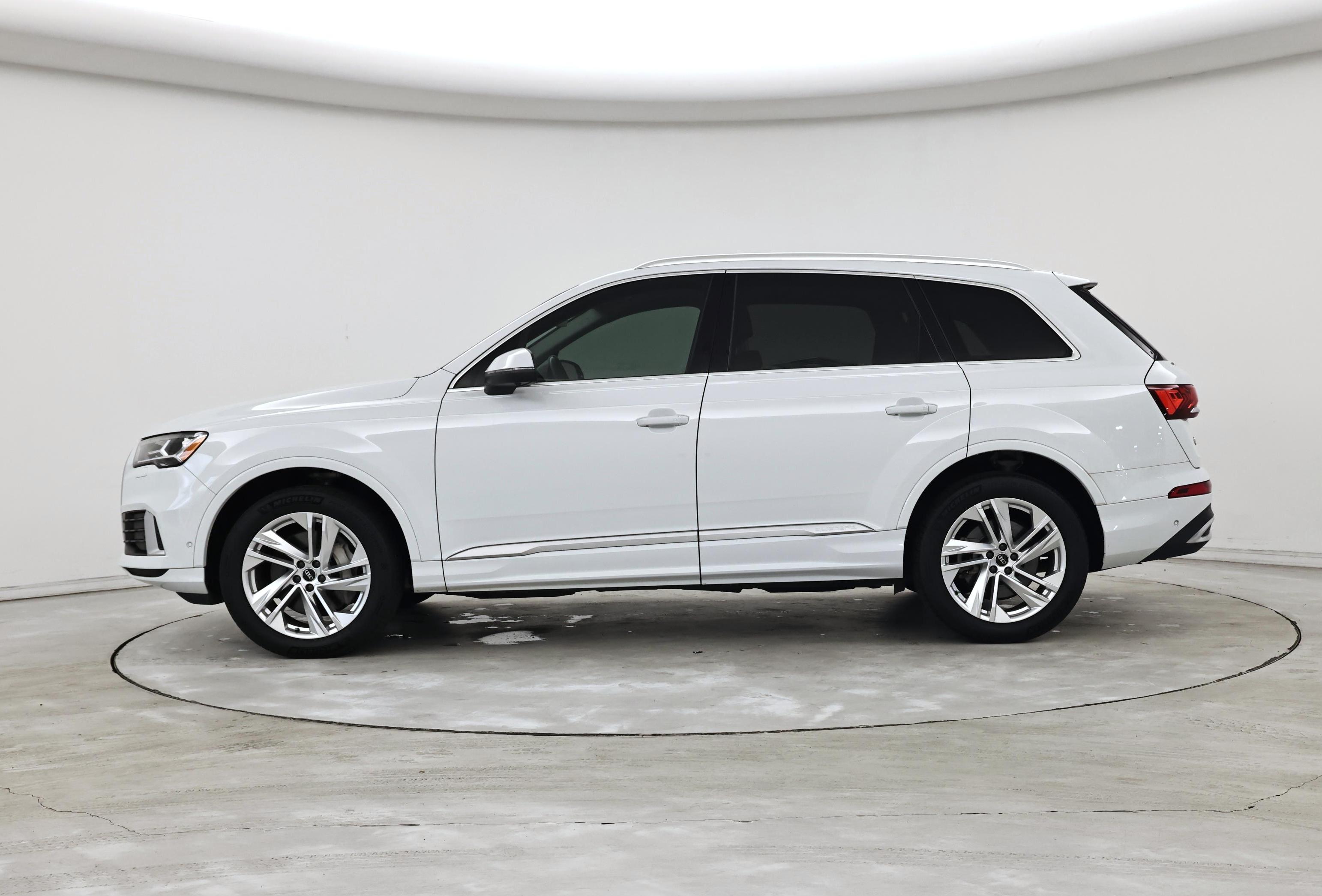 Thumbnail: 2021 Audi Q7 - 3