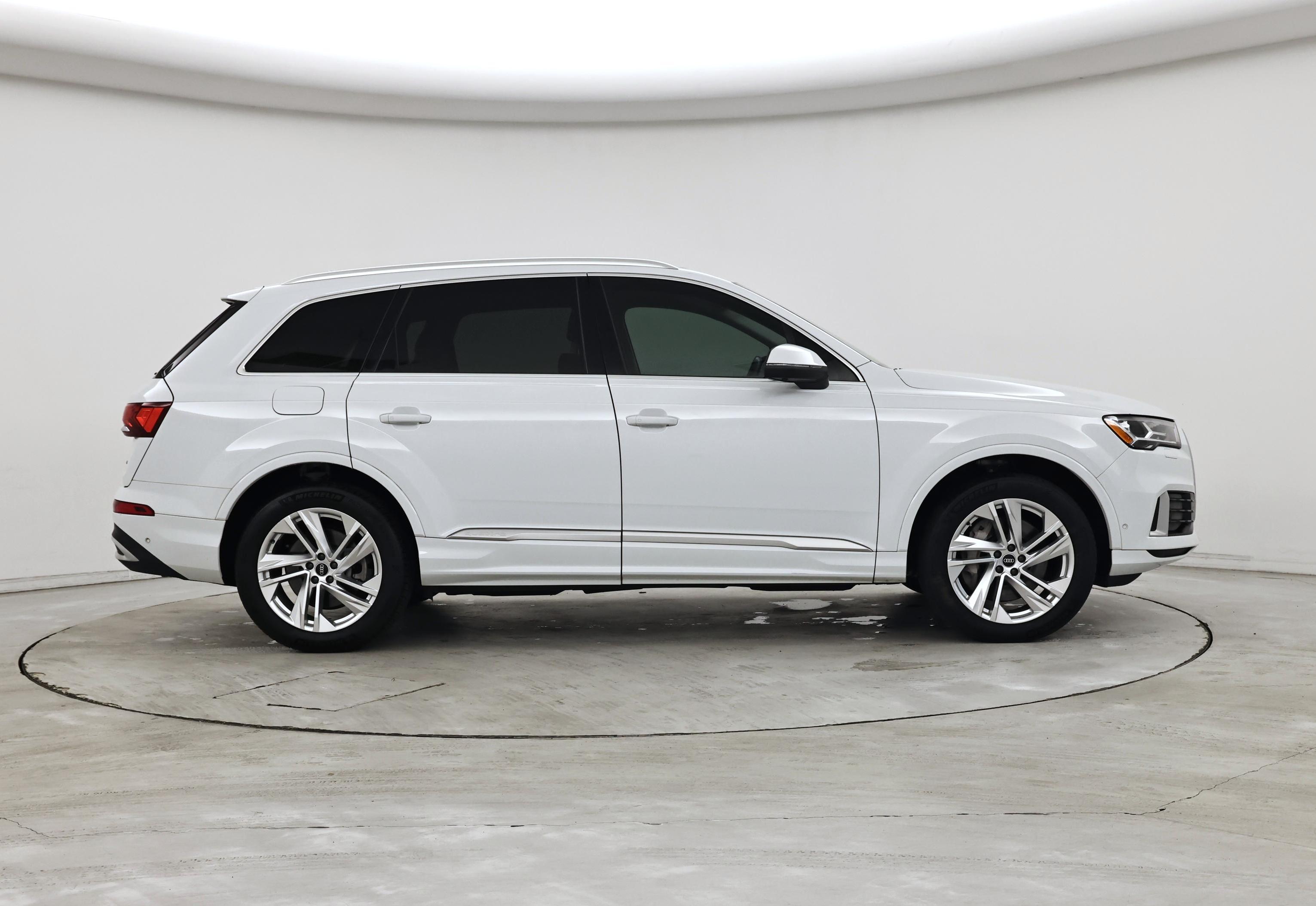Thumbnail: 2021 Audi Q7 - 7