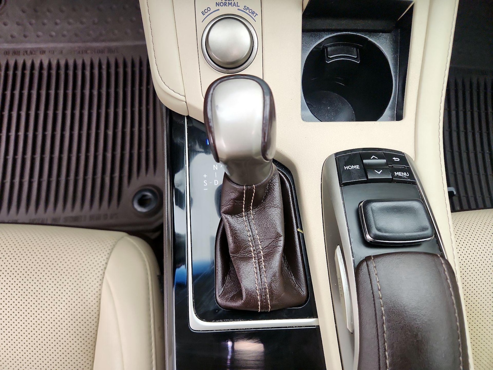 2017 Lexus ES 350 - Photo 19