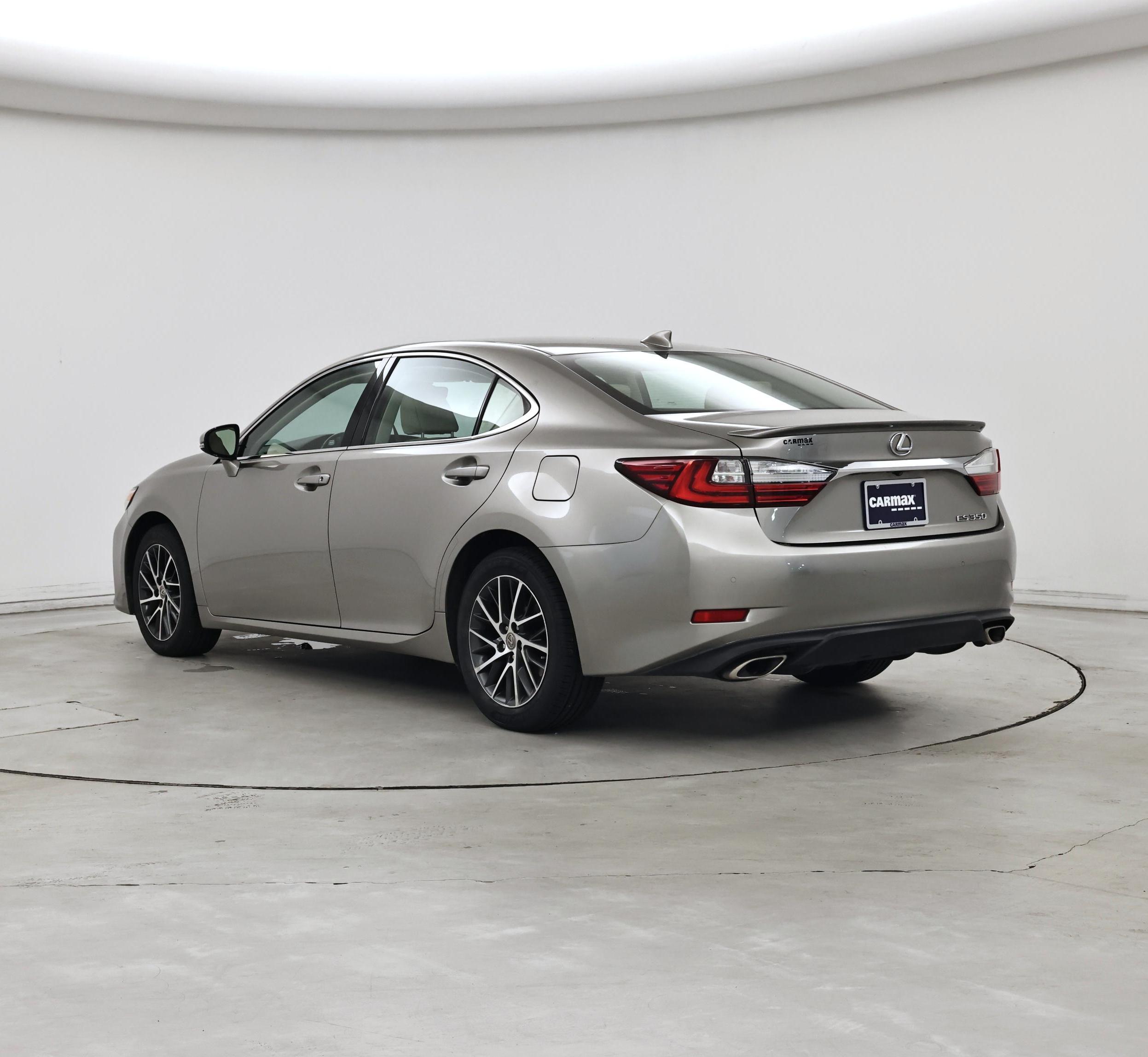 Thumbnail: 2017 Lexus ES - 2