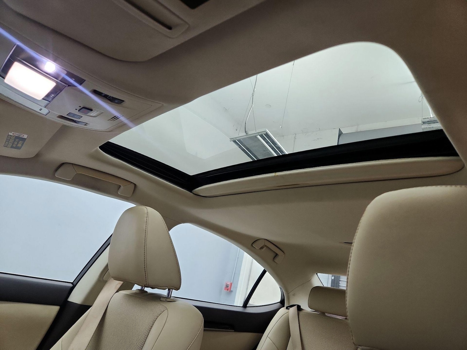 2017 Lexus ES 350 - Photo 21
