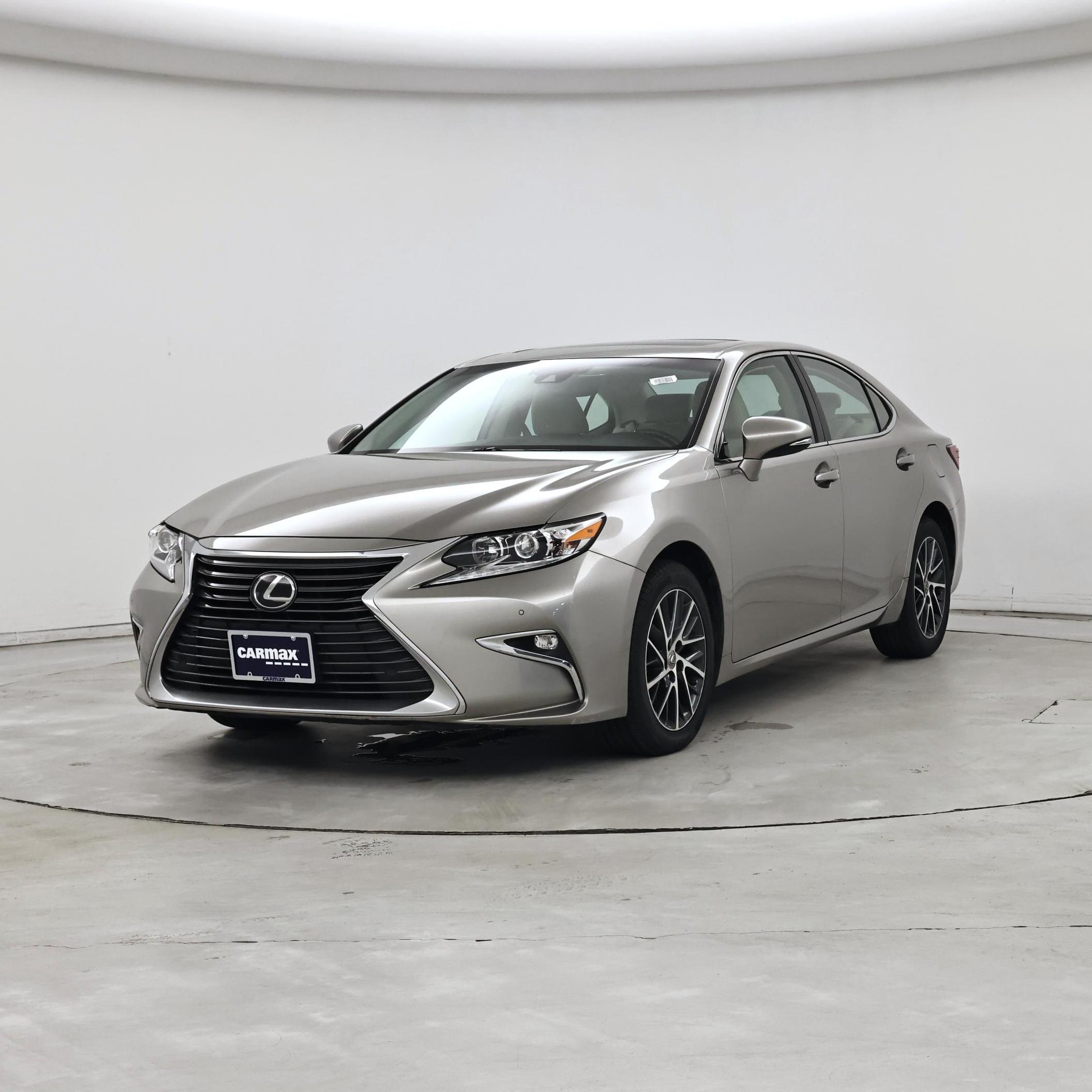Thumbnail: 2017 Lexus ES - 4