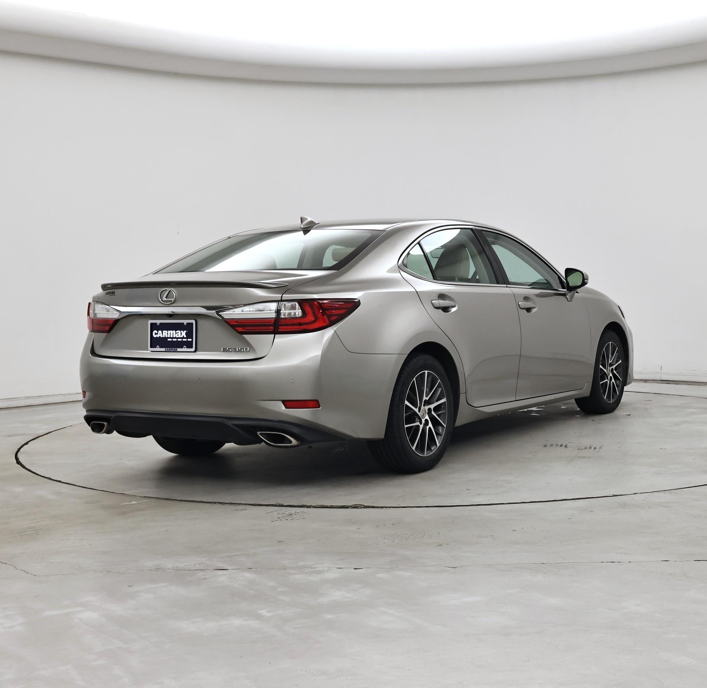 Thumbnail: 2017 Lexus ES - 8