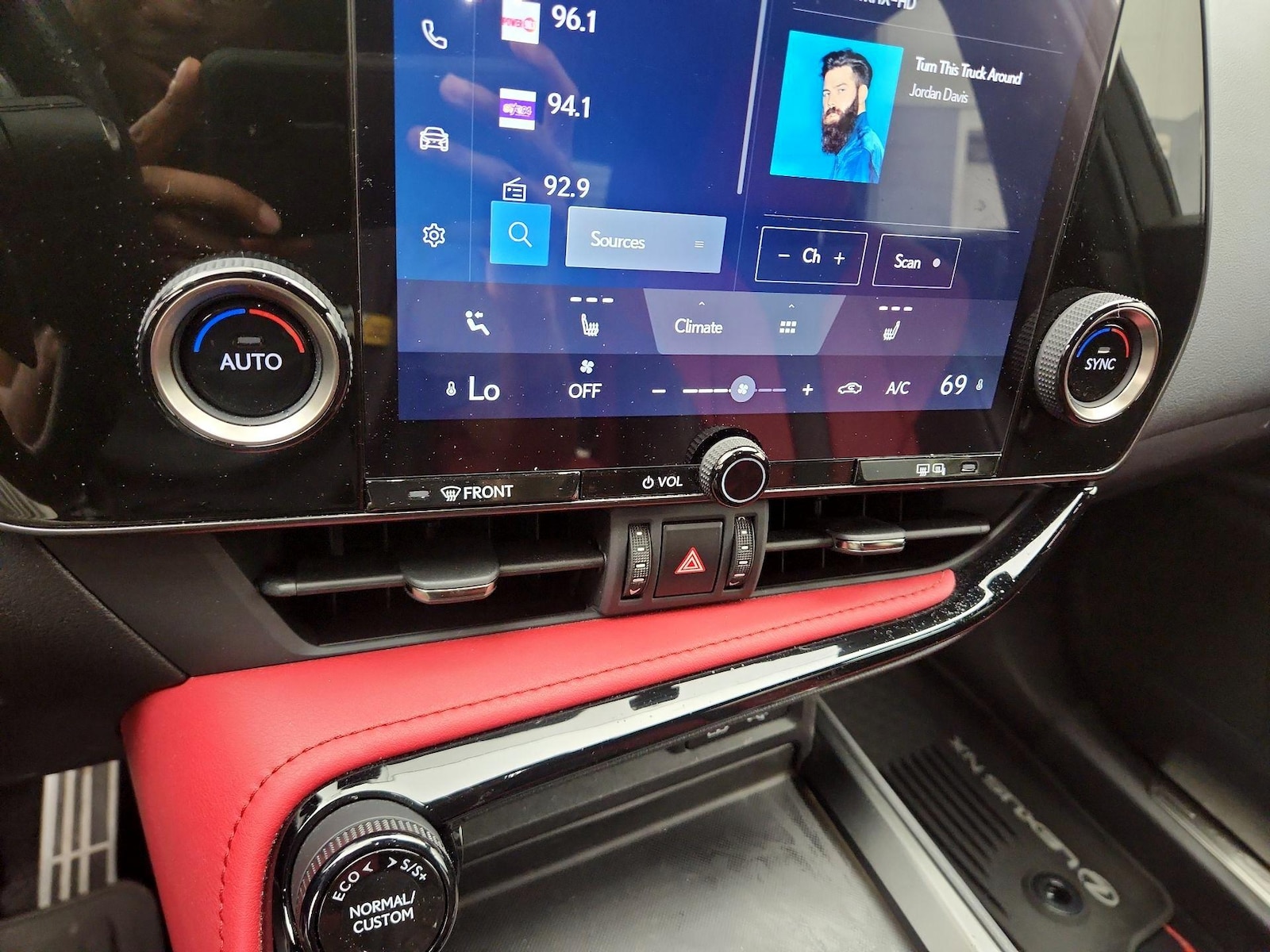 2022 Lexus NX 350 - Photo 17