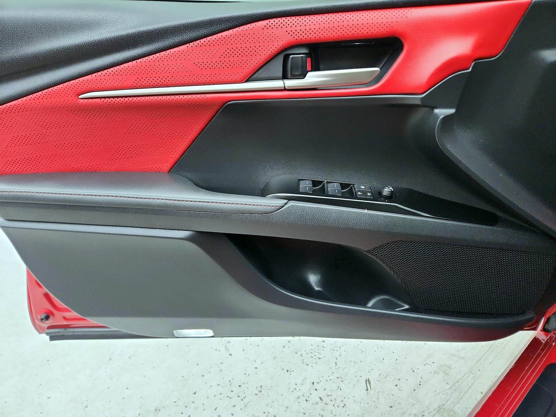 Thumbnail: 2025 Toyota Camry - 12