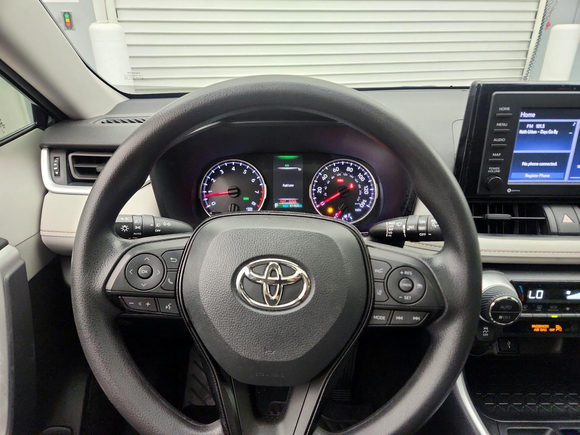 Thumbnail: 2020 Toyota RAV4 - 10