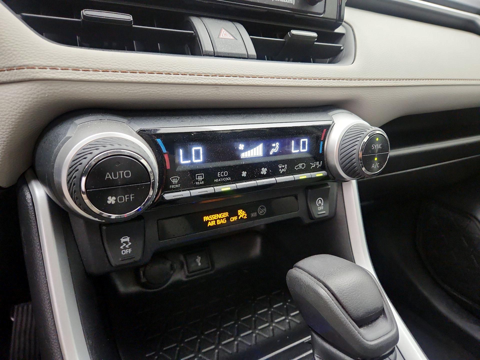 Thumbnail: 2020 Toyota RAV4 - 16