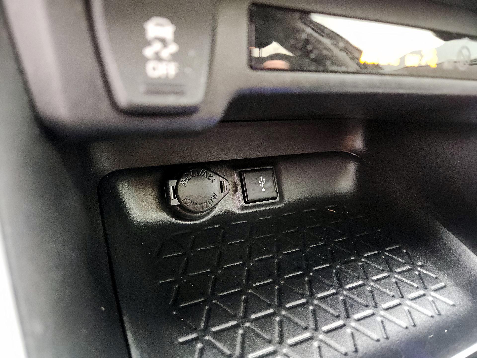 Thumbnail: 2020 Toyota RAV4 - 18
