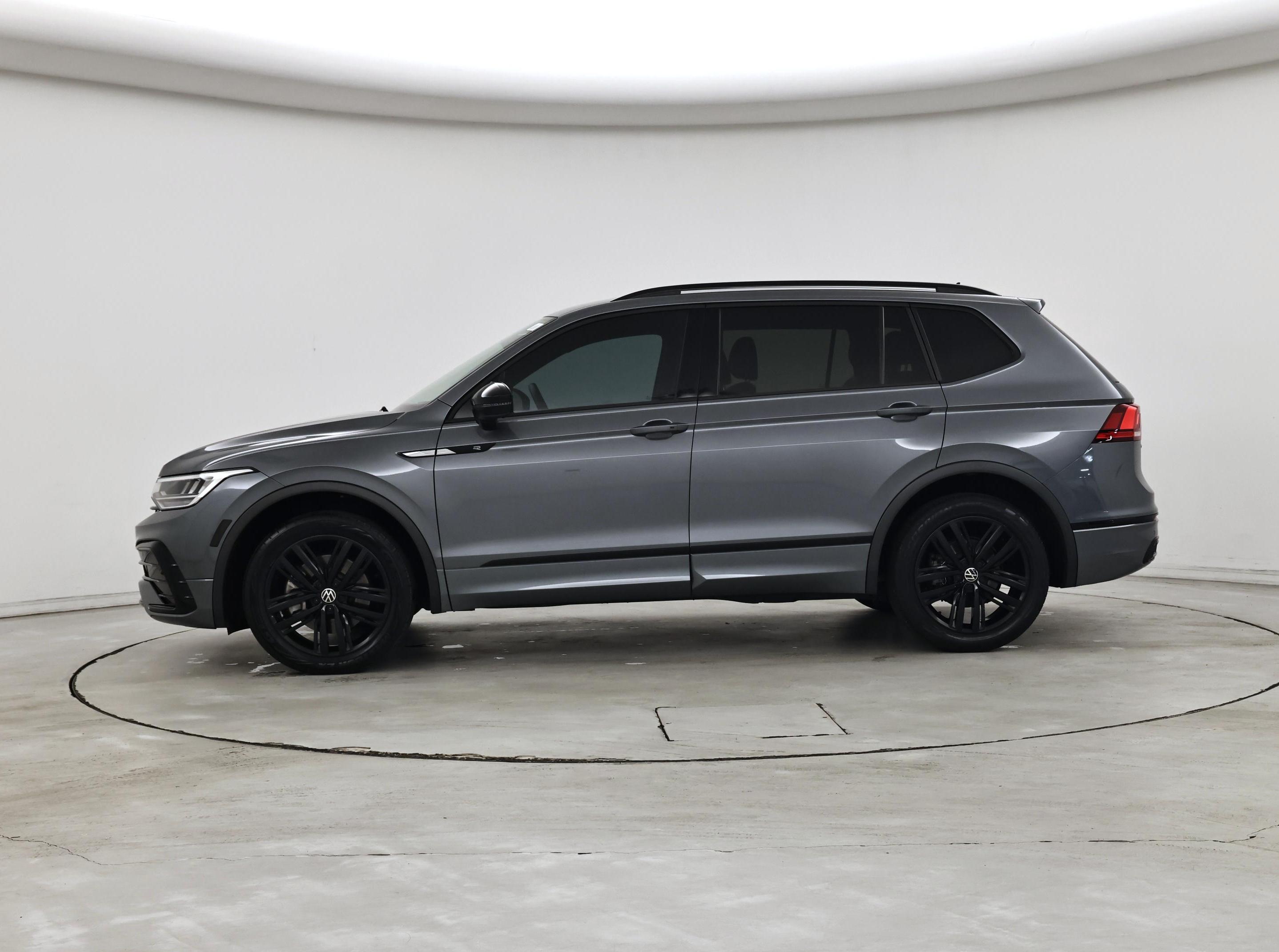 Thumbnail: 2022 Volkswagen Tiguan - 3